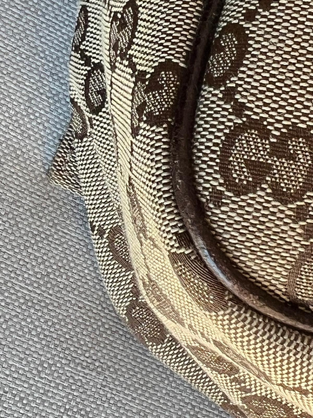 Gucci Messenger