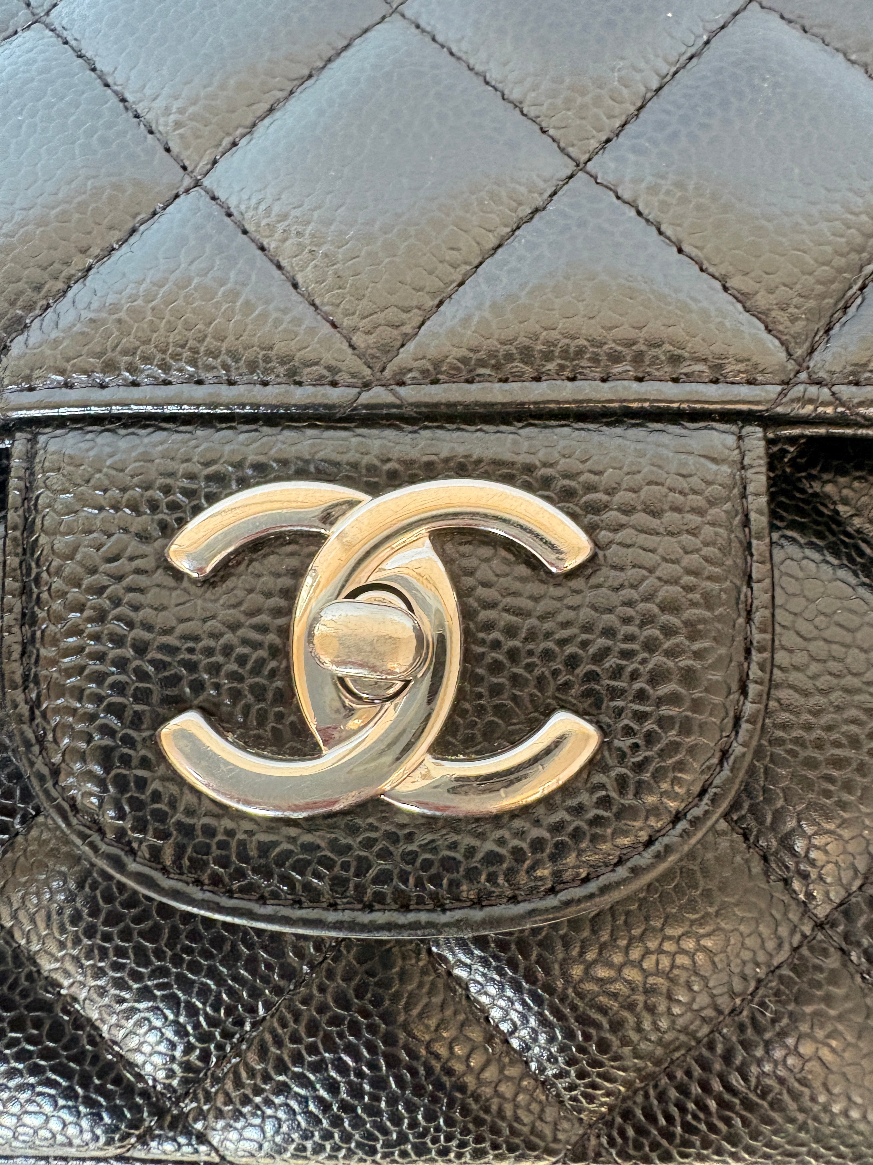 Chanel Classic flap maxi jumbo