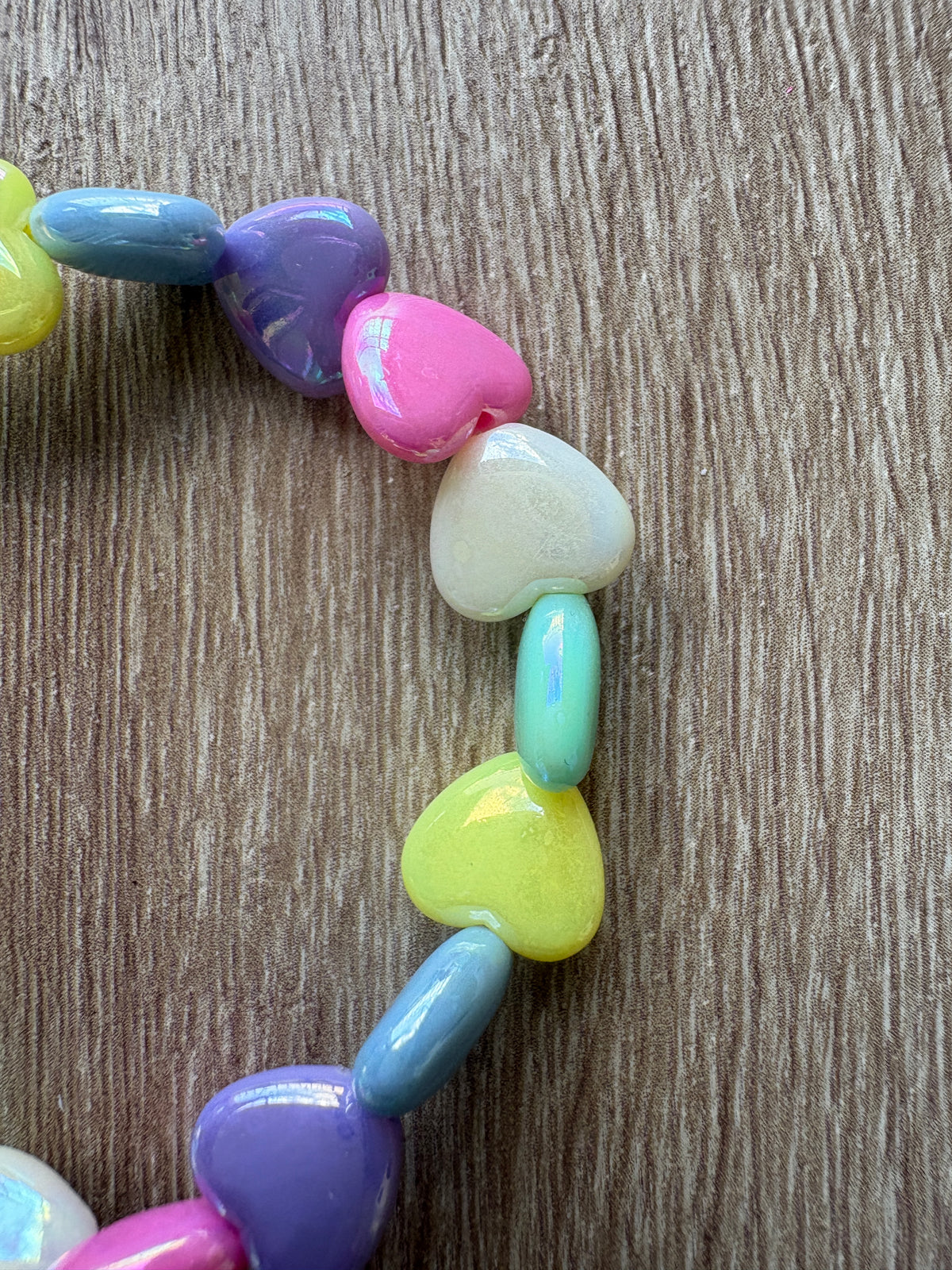 Bracciale cuori perlescenti