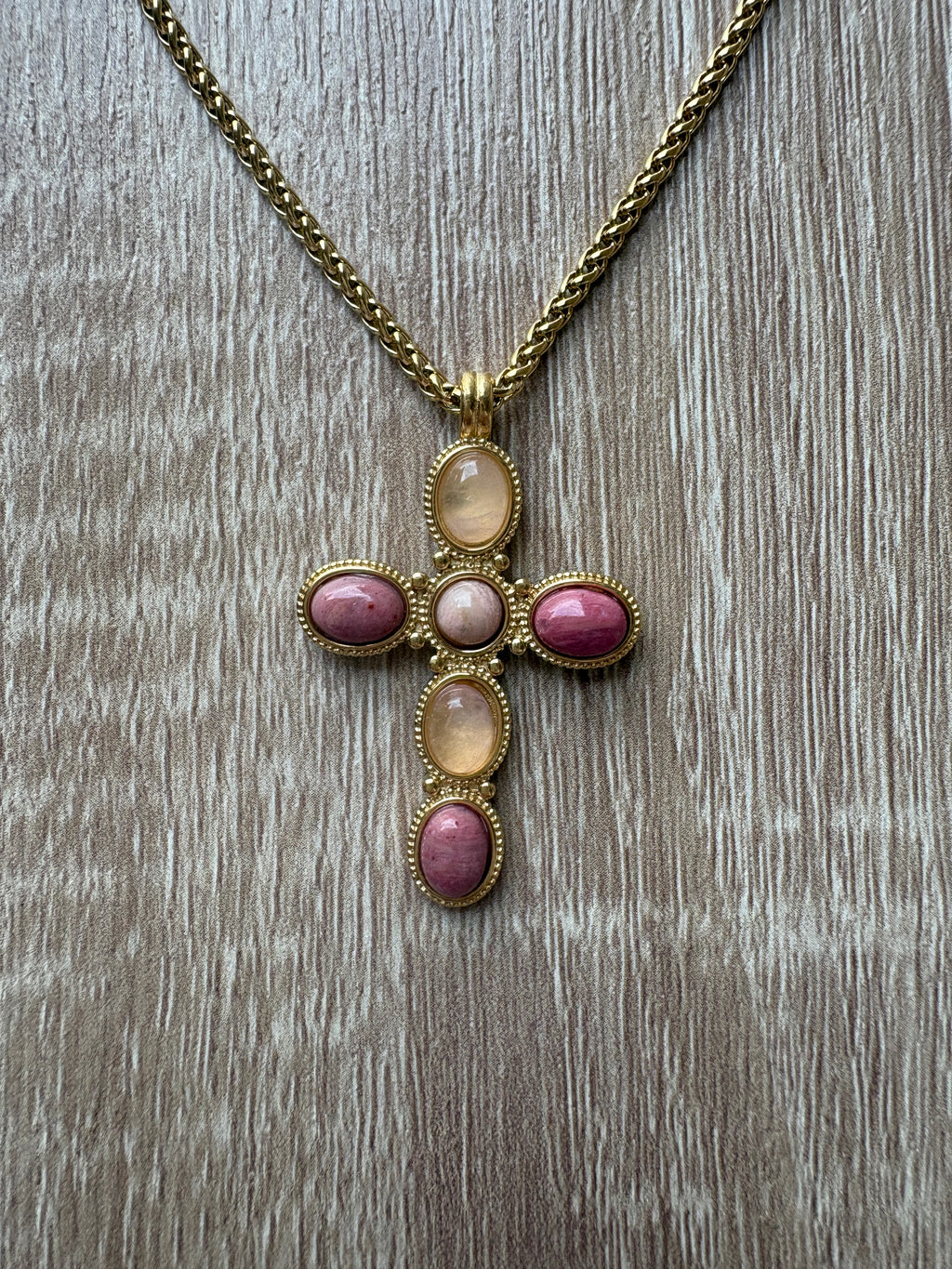 Collana croce e pietre