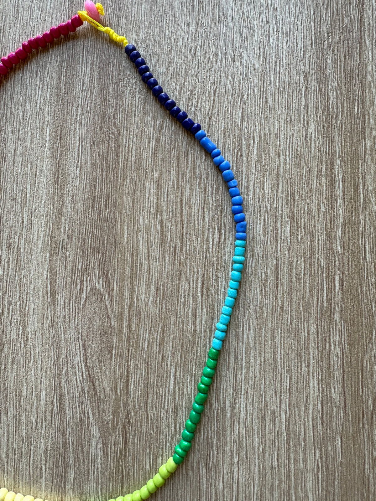 Collana perline arcobaleno girocollo