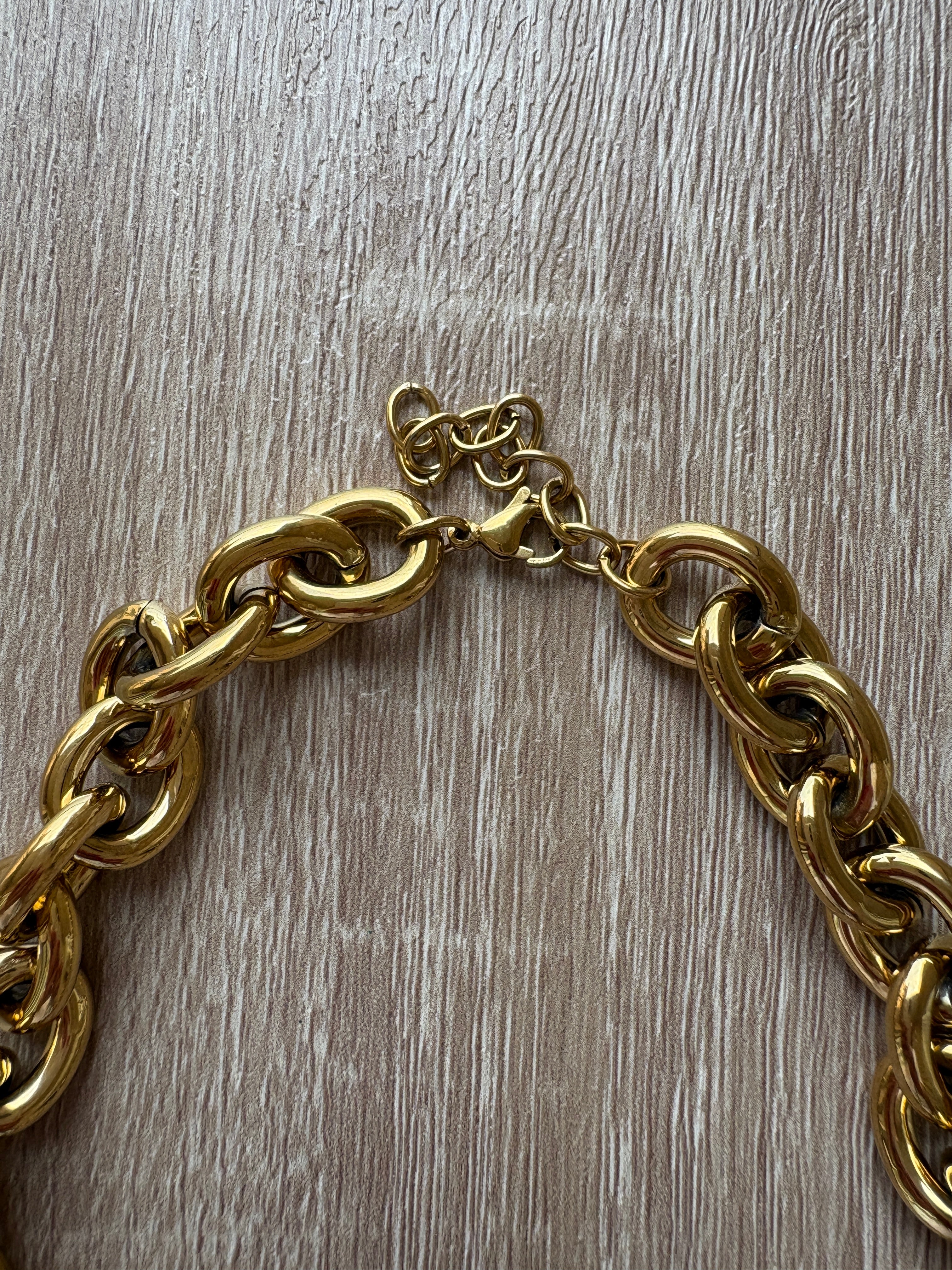 Collana in acciaio colore oro