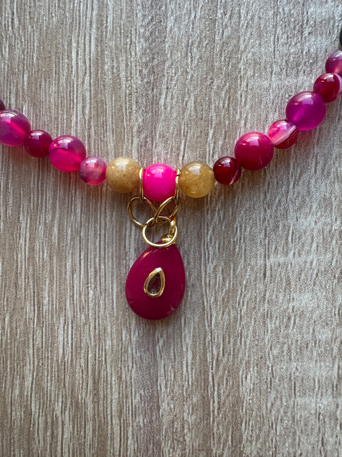 Collana citrino, quarzo verde e Agata fucsia