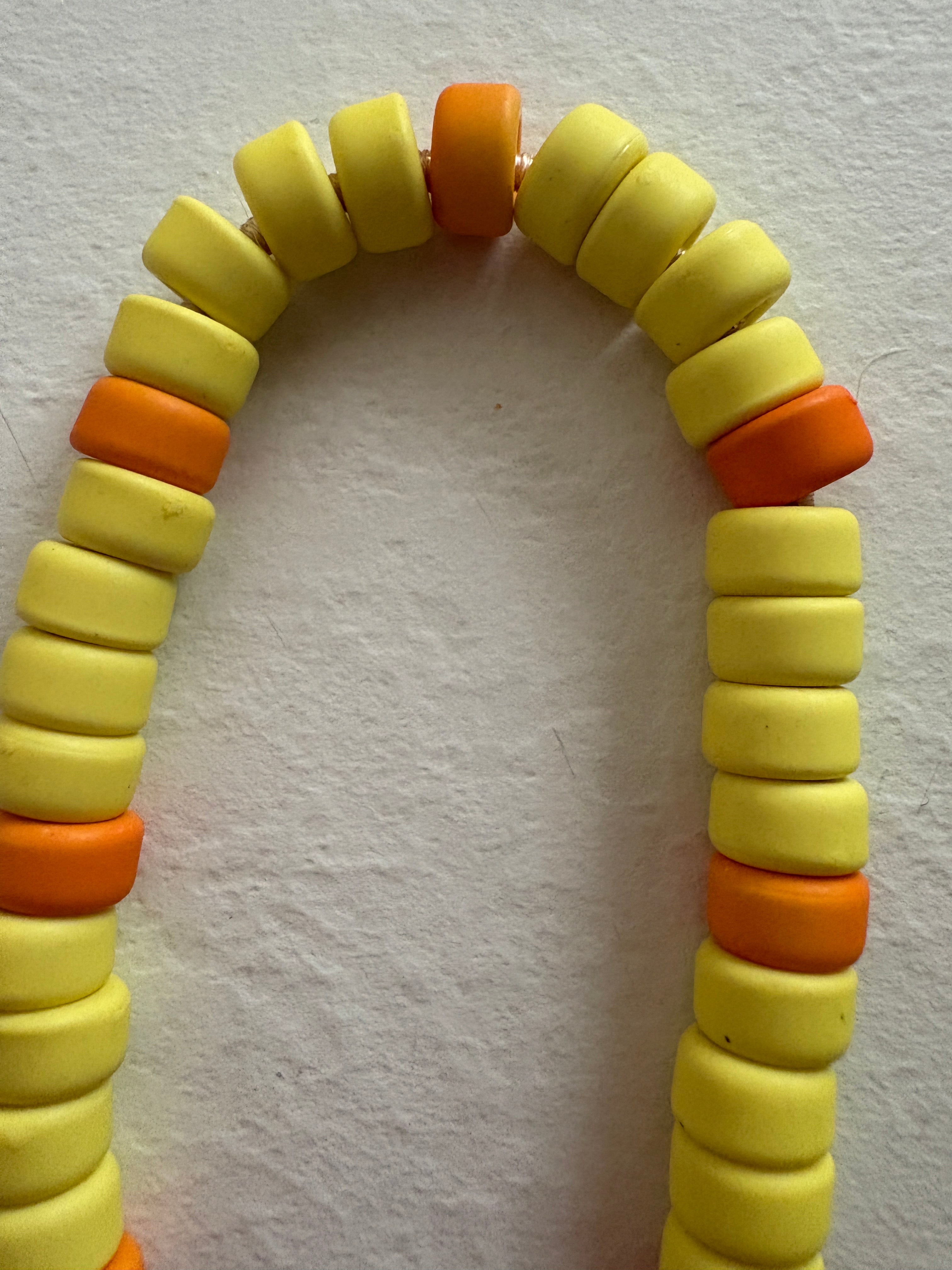 Bracciale con beads colorati