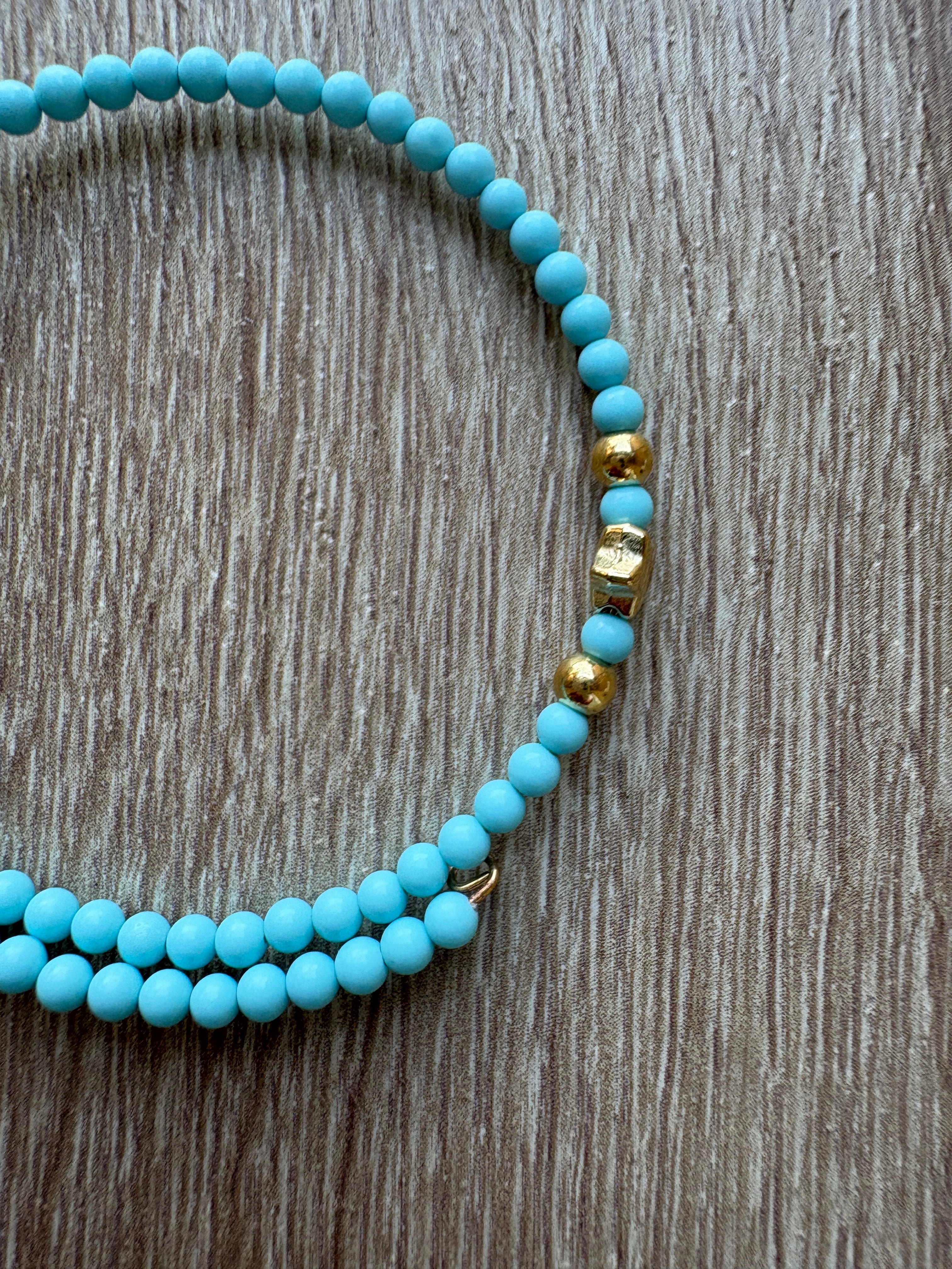 Bracciale  rigido in pasta di turchese