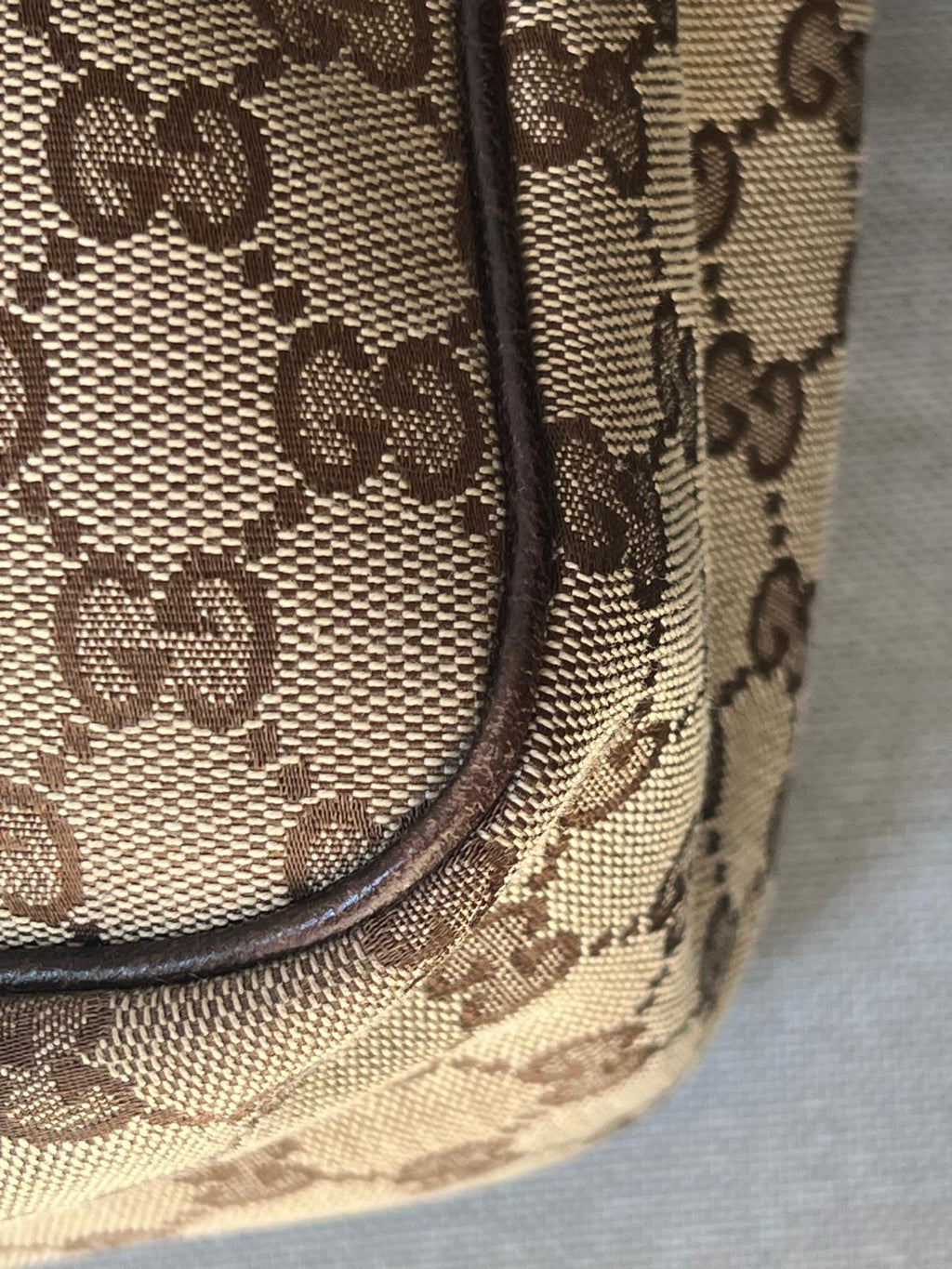 Gucci Messenger