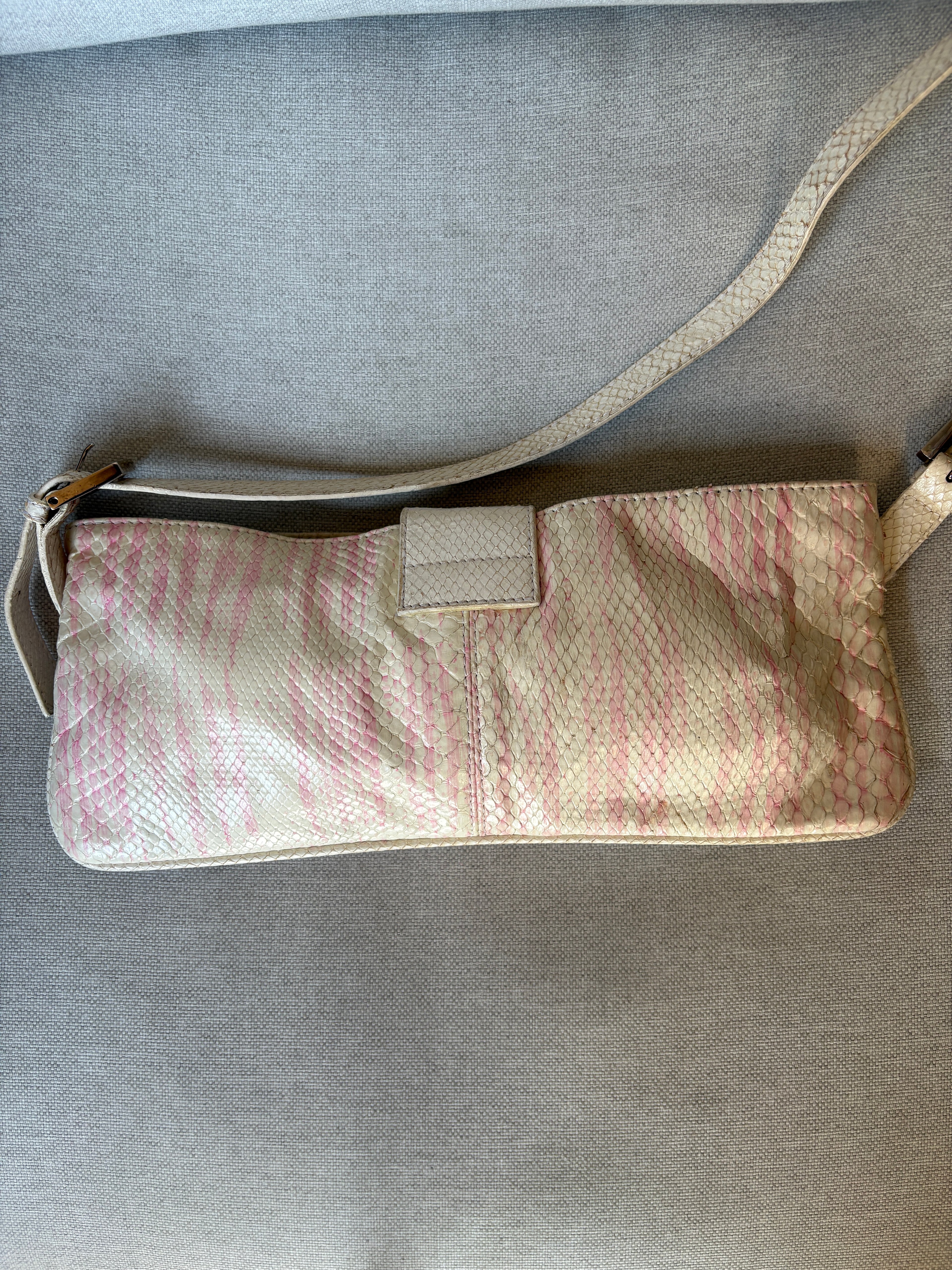 Fendi borsa a spalla in pitone sfumato