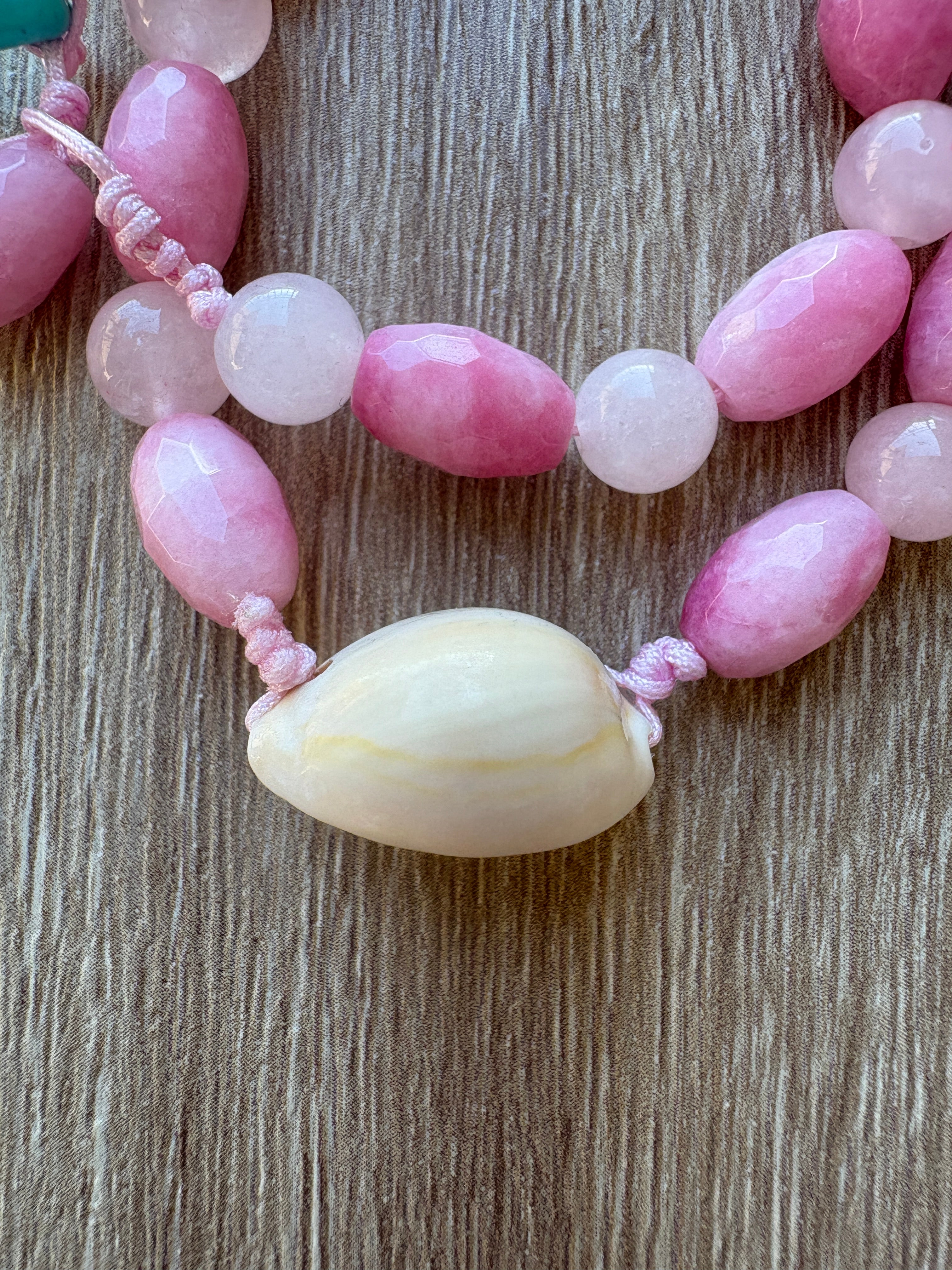 Bracciale doppio in Agata e conchiglie