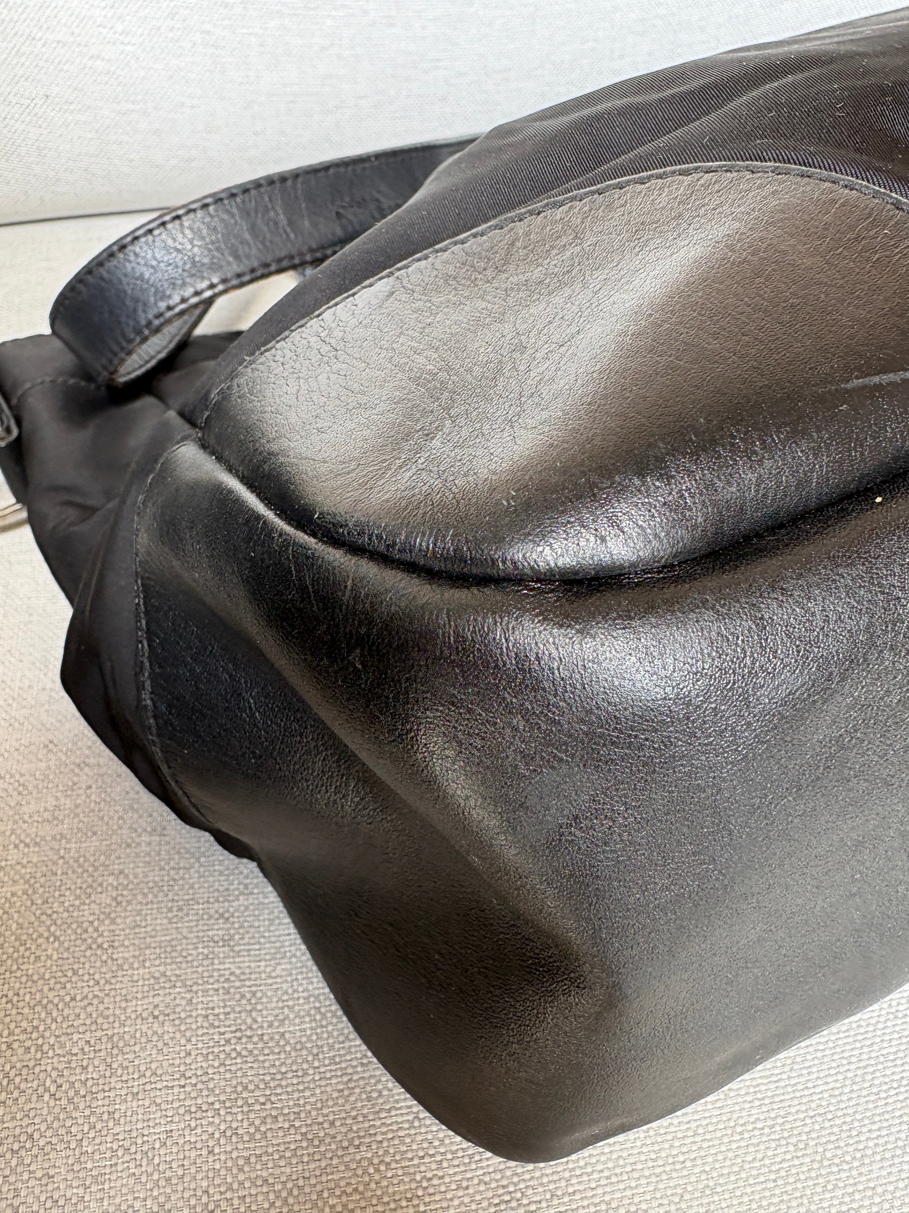 Prada shopping nera