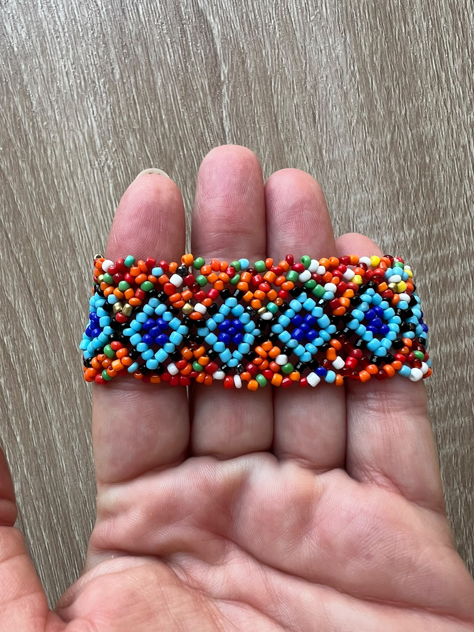 Bracciale ricamato perline