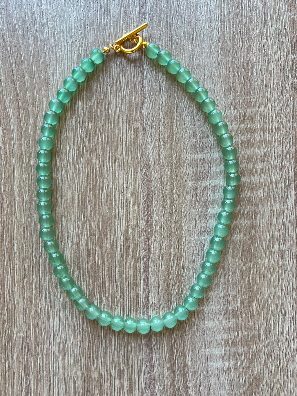 Collana in resina verde