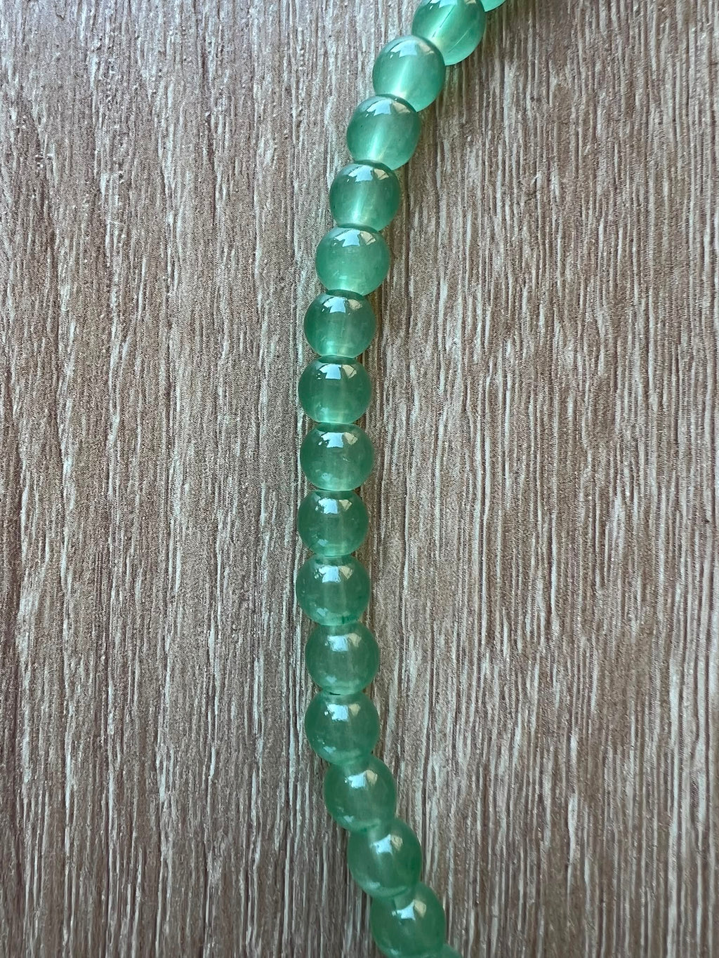 Collana in resina verde