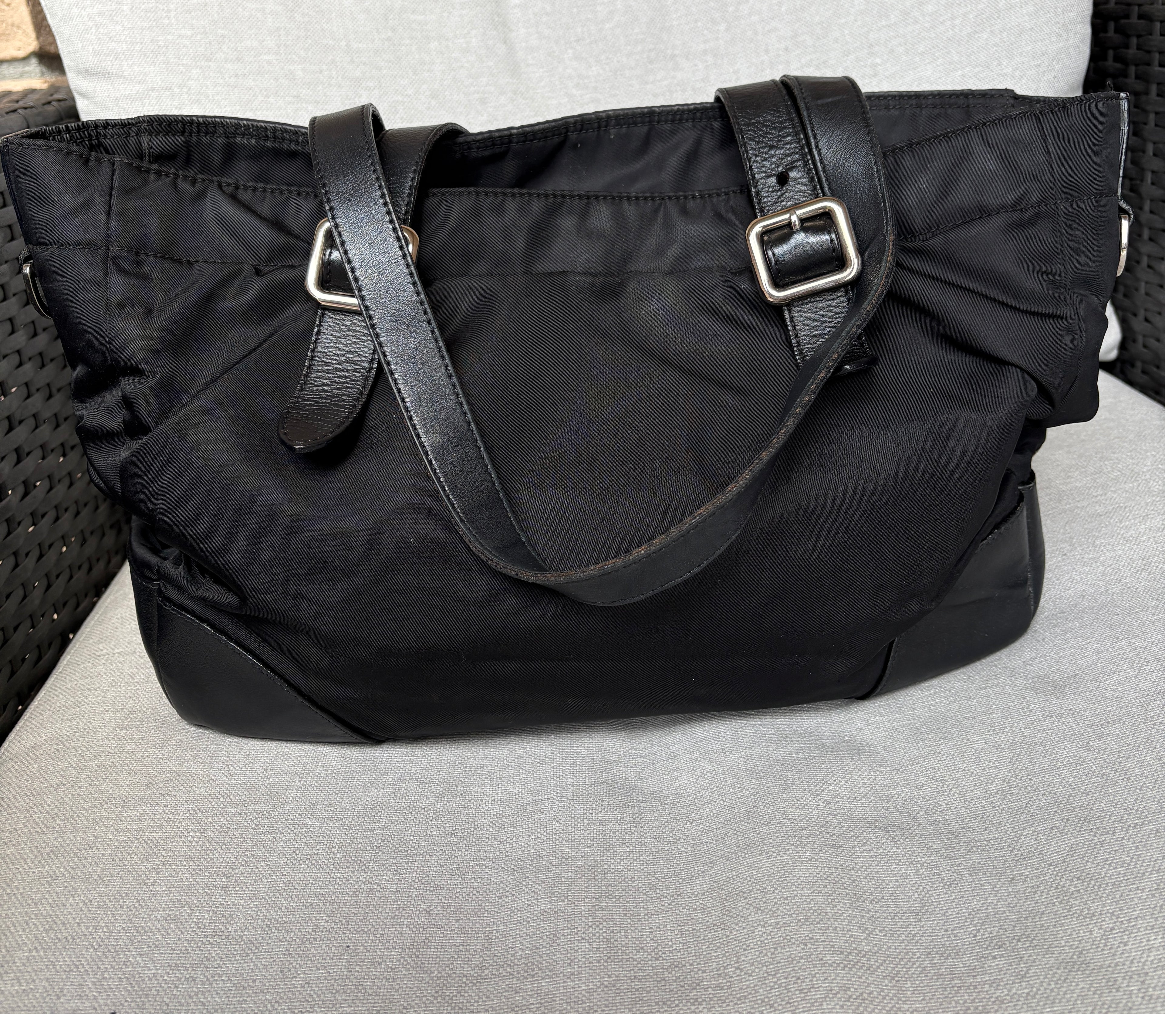 Prada shopping nera