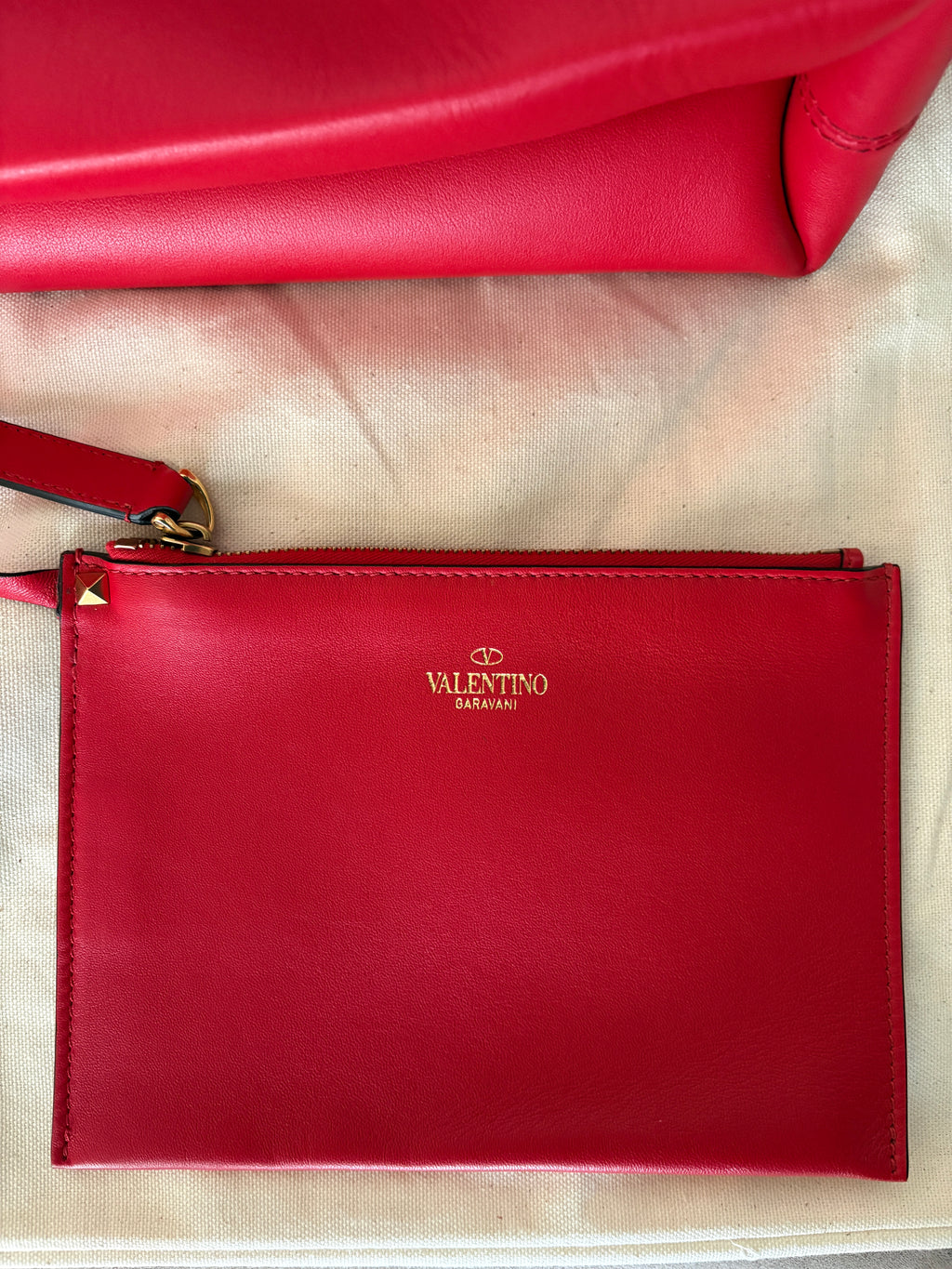 Valentino tote V ring