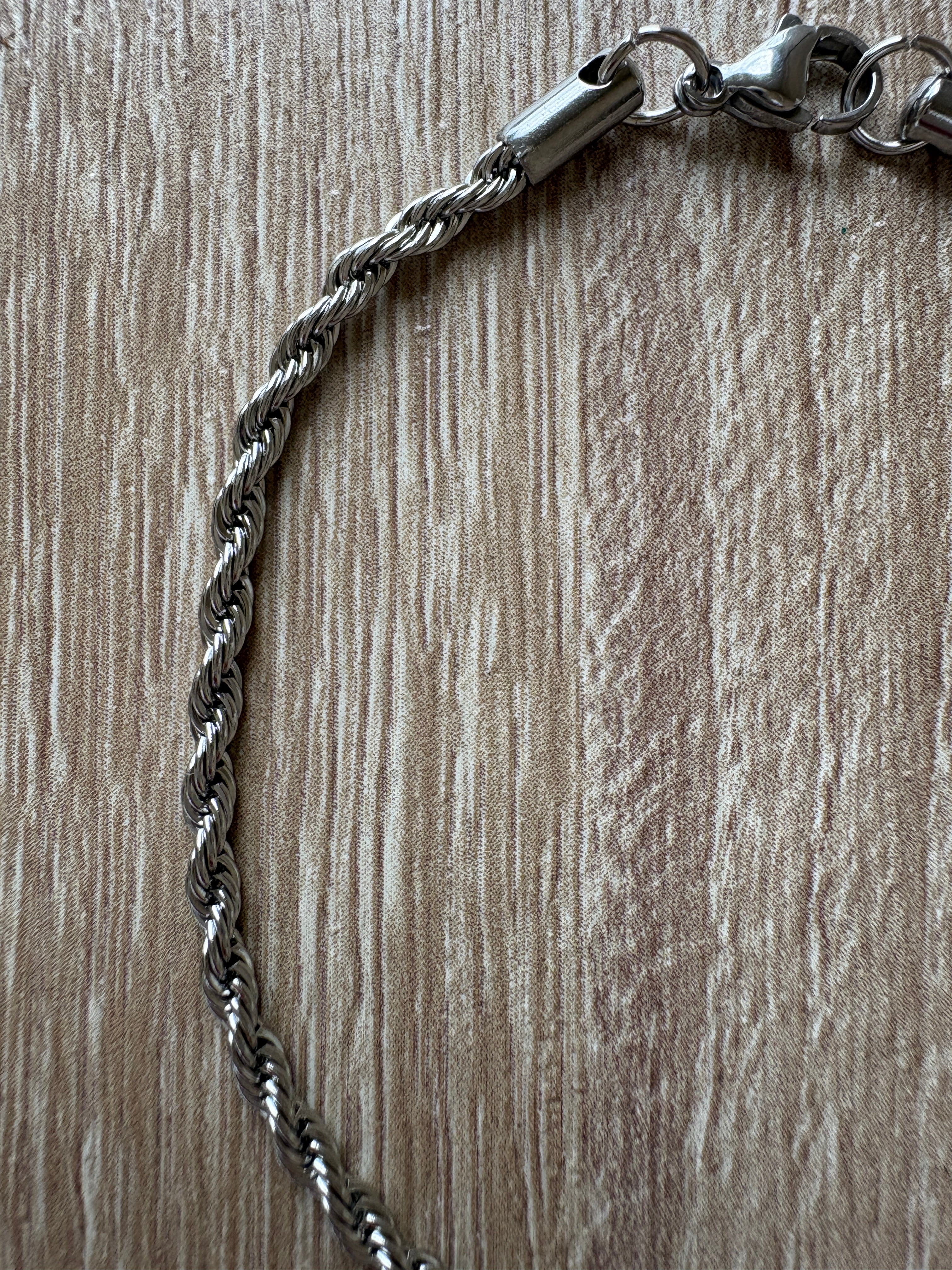 Bracciale maglia marina con corno fucsia