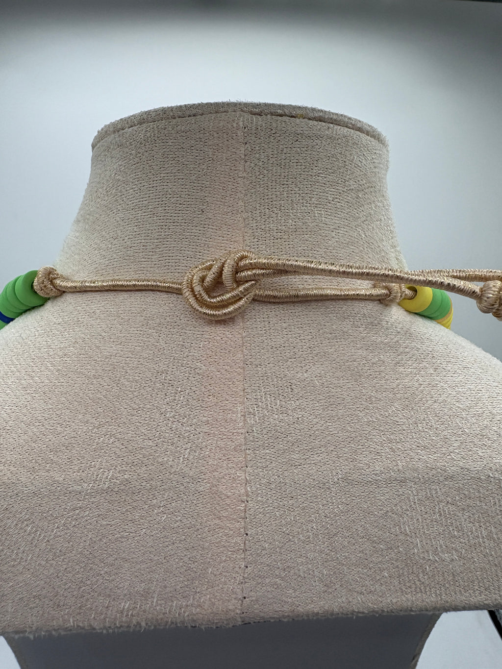 Collana con beads colorati