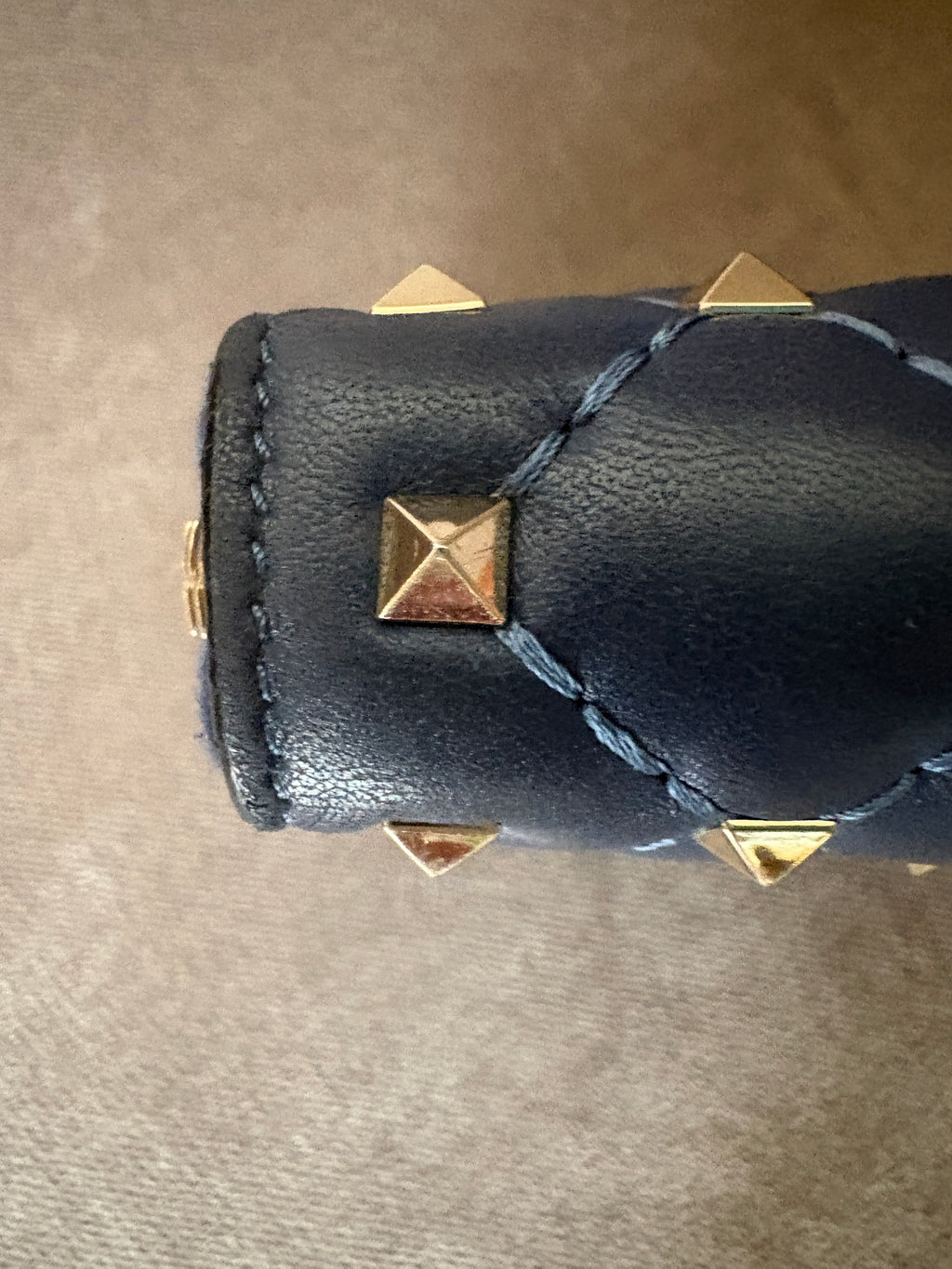Valentino portafoglio spike