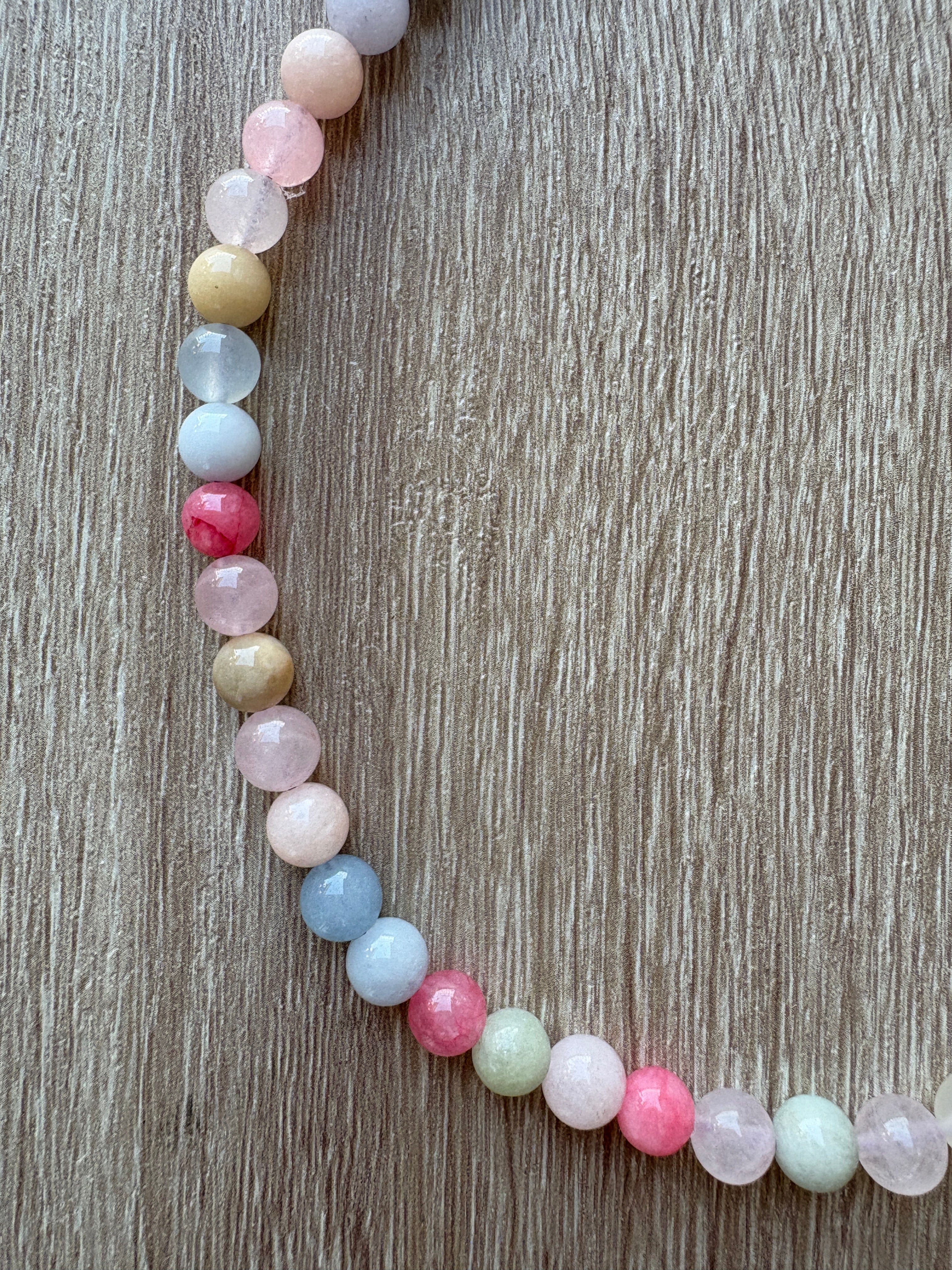 Collana pietre dure sfere in colori pastello
