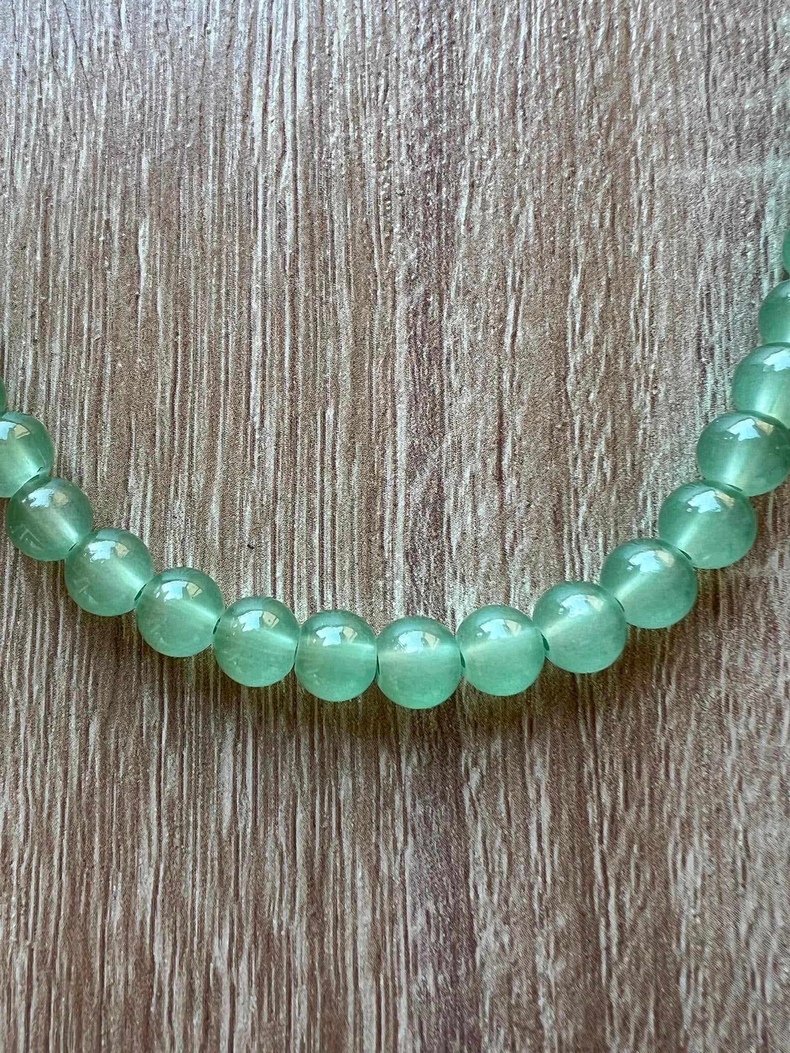 Collana in resina verde