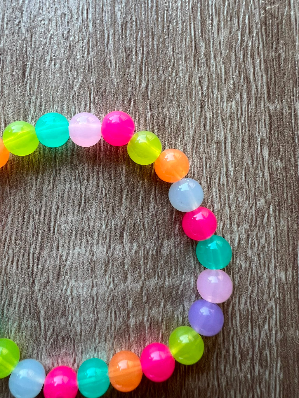 Bracciale sfere fluo