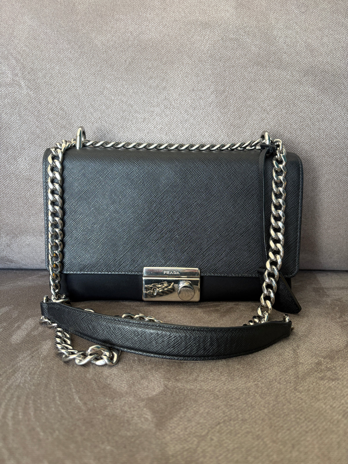 Prada tracolla