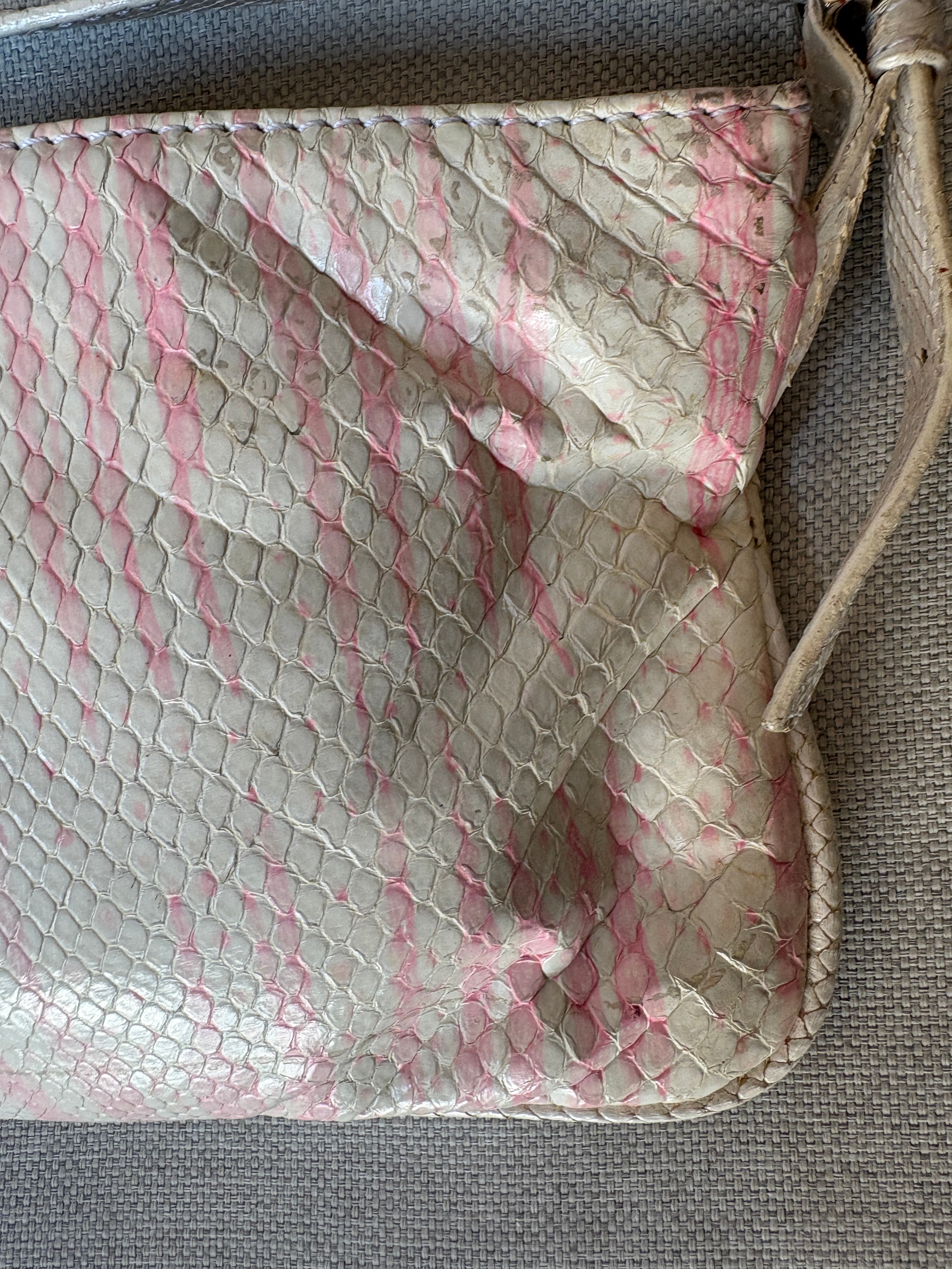 Fendi borsa a spalla in pitone sfumato
