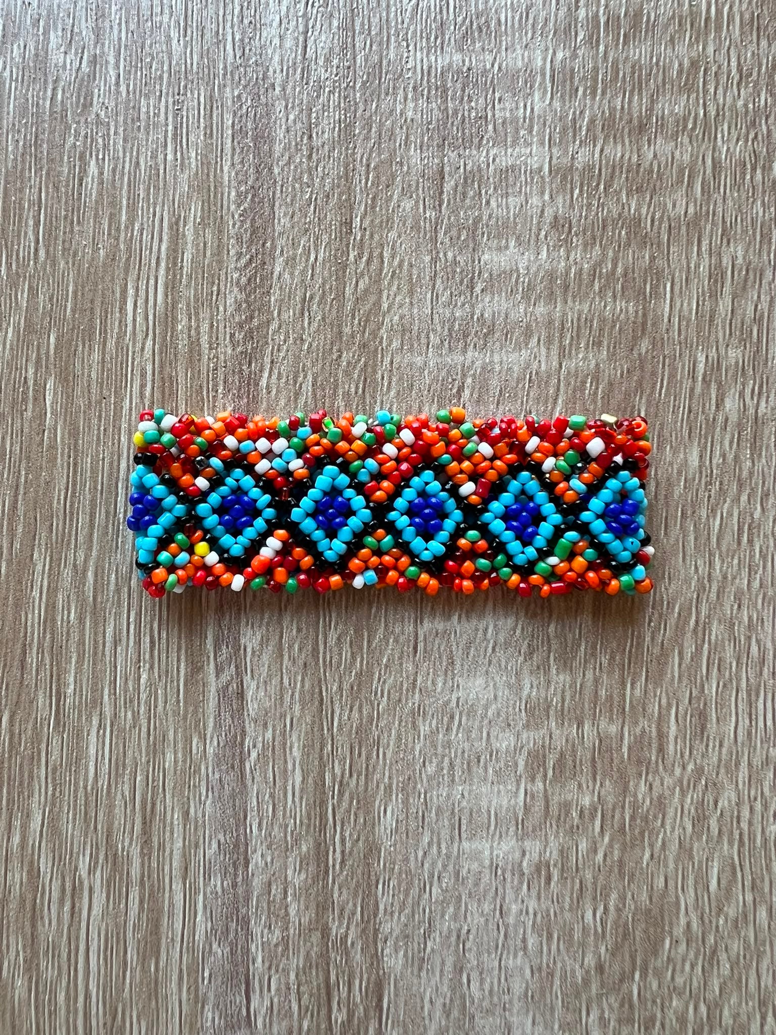 Bracciale ricamato perline