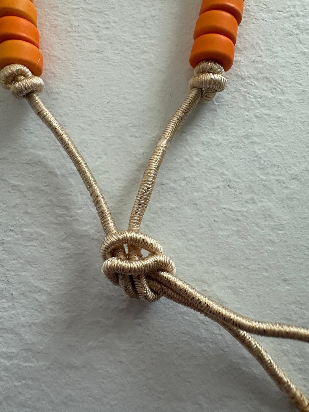 Bracciale con beads colorati