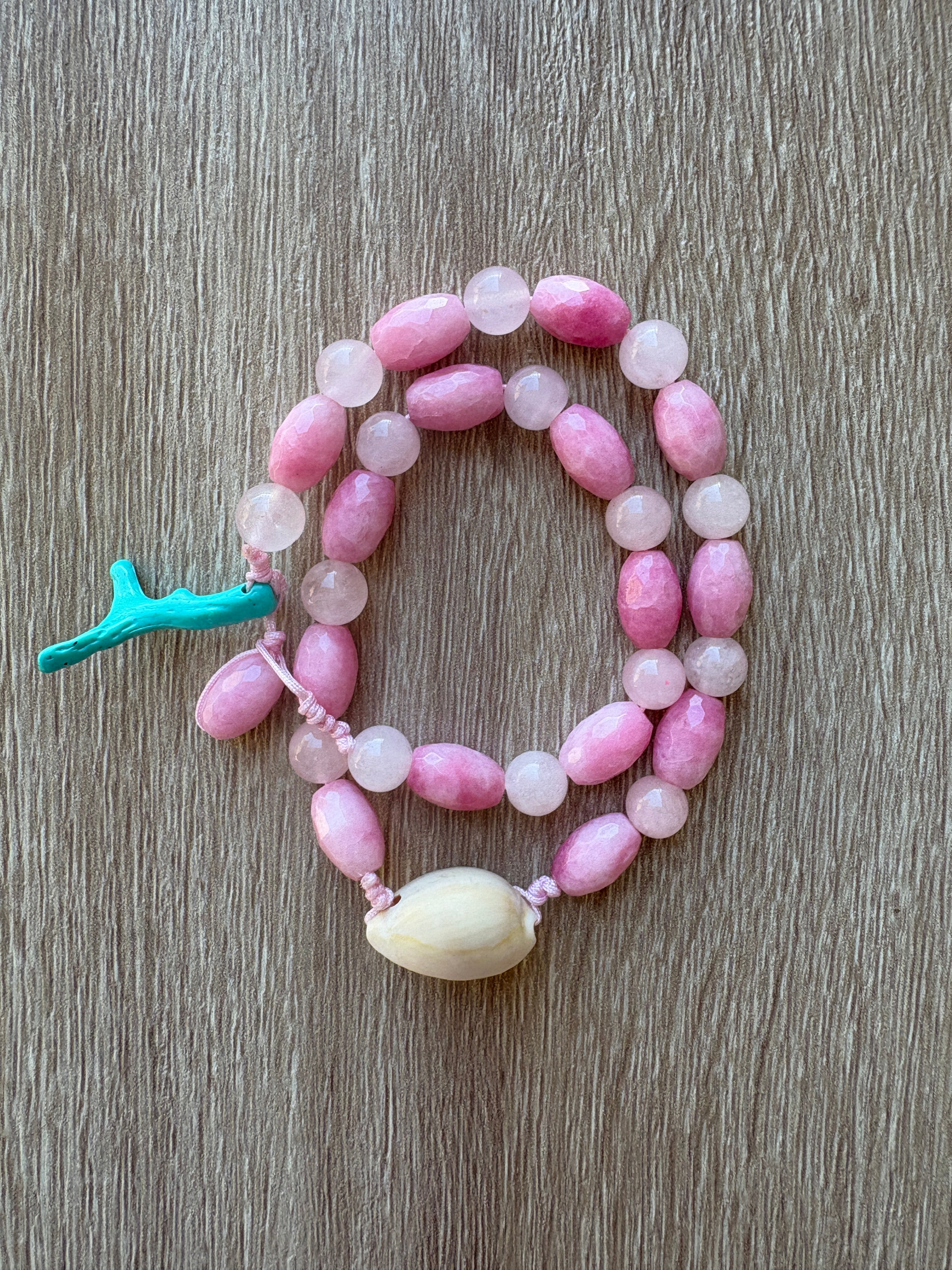 Bracciale doppio in Agata e conchiglie