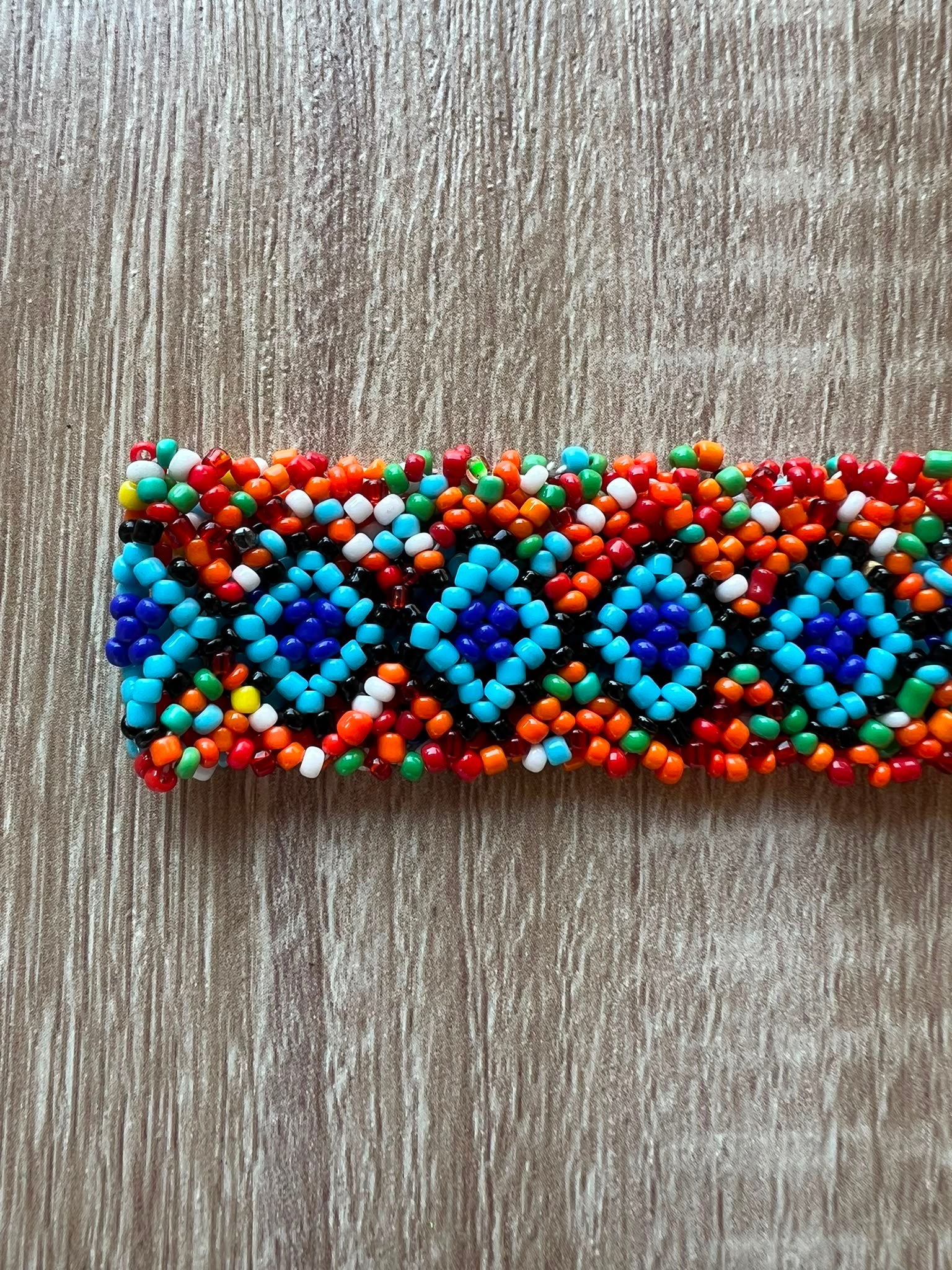 Bracciale ricamato perline