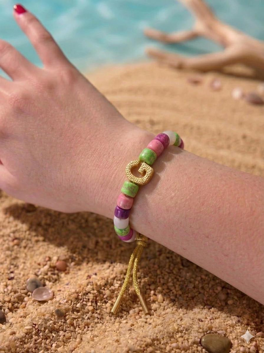 Bracciale beads colorati con iniziale