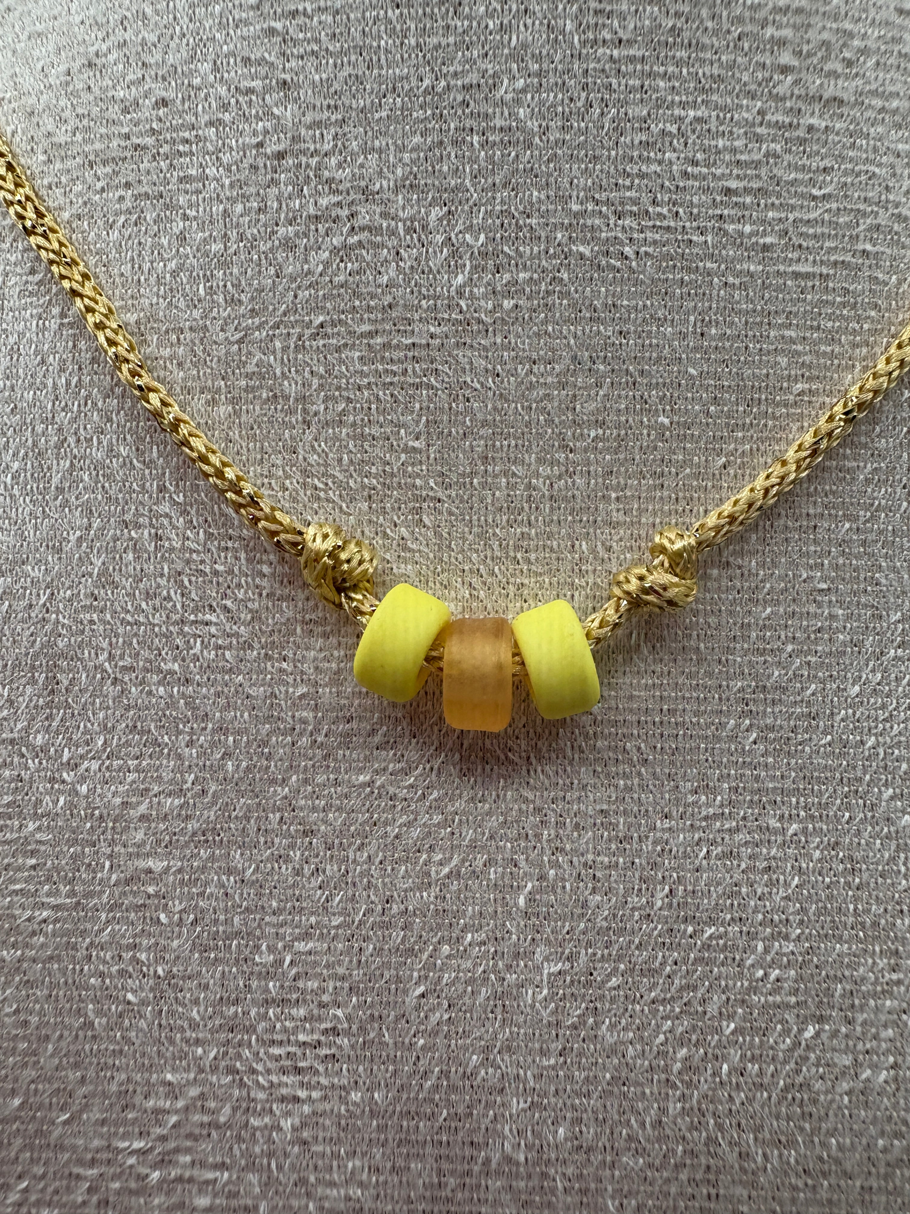 Collana con beads colorati