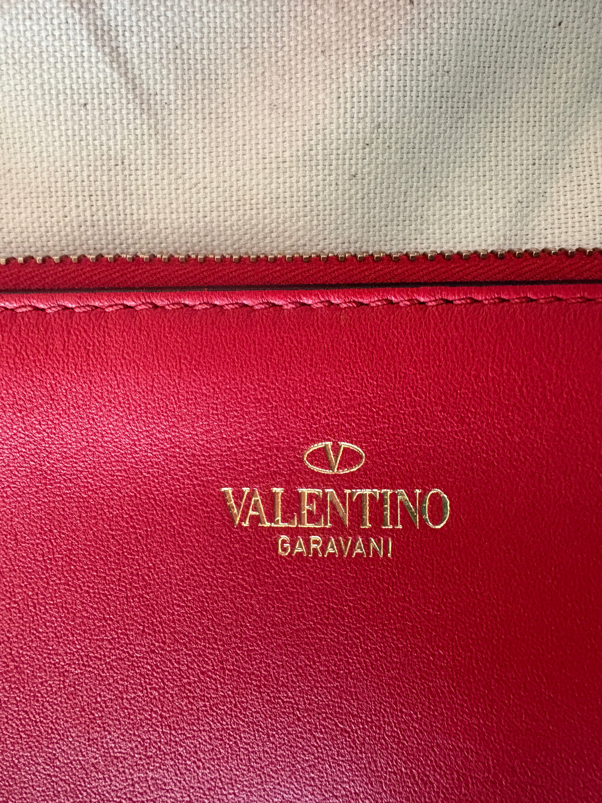 Valentino tote V ring