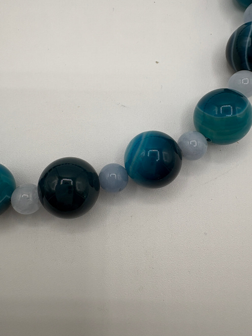 Collana maxi bowls Agata azzurra e sfere in calcedonio
