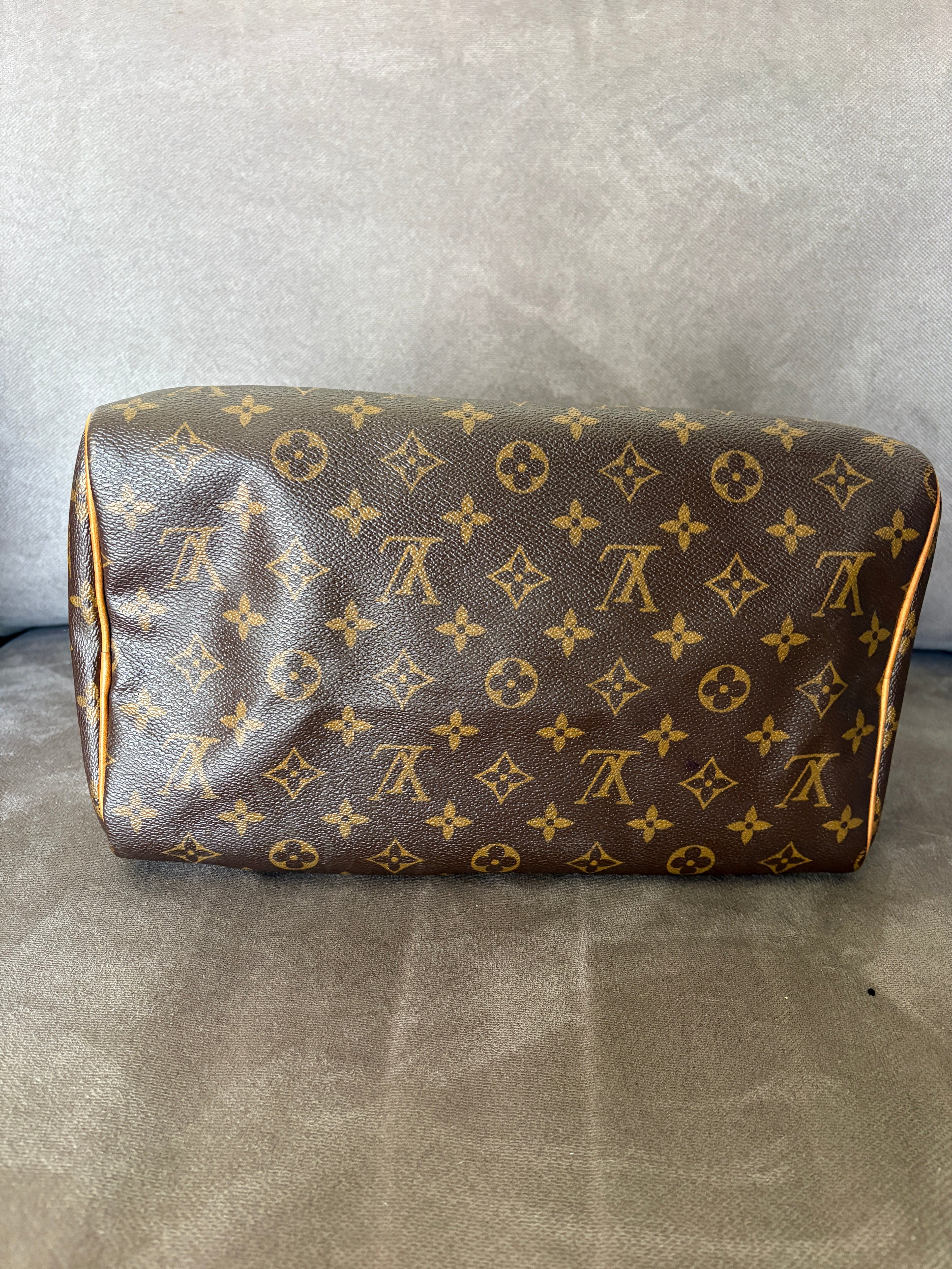 Louis Vuitton Speedy 30