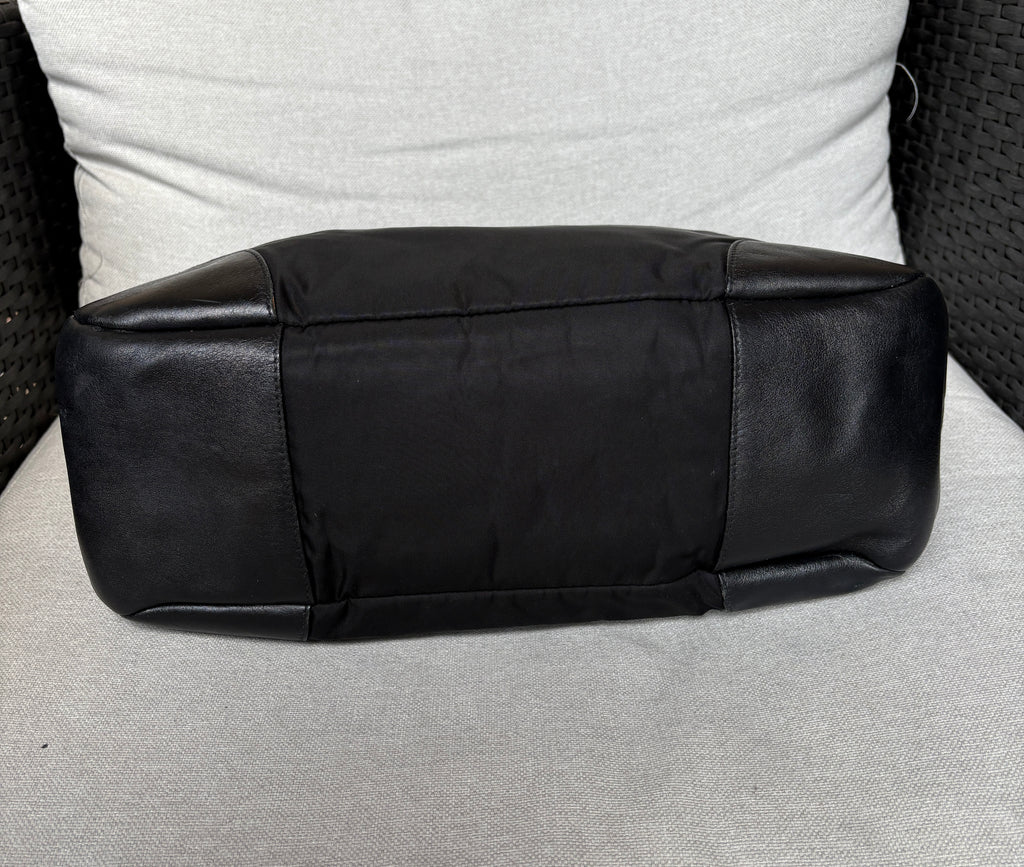 Prada shopping nera