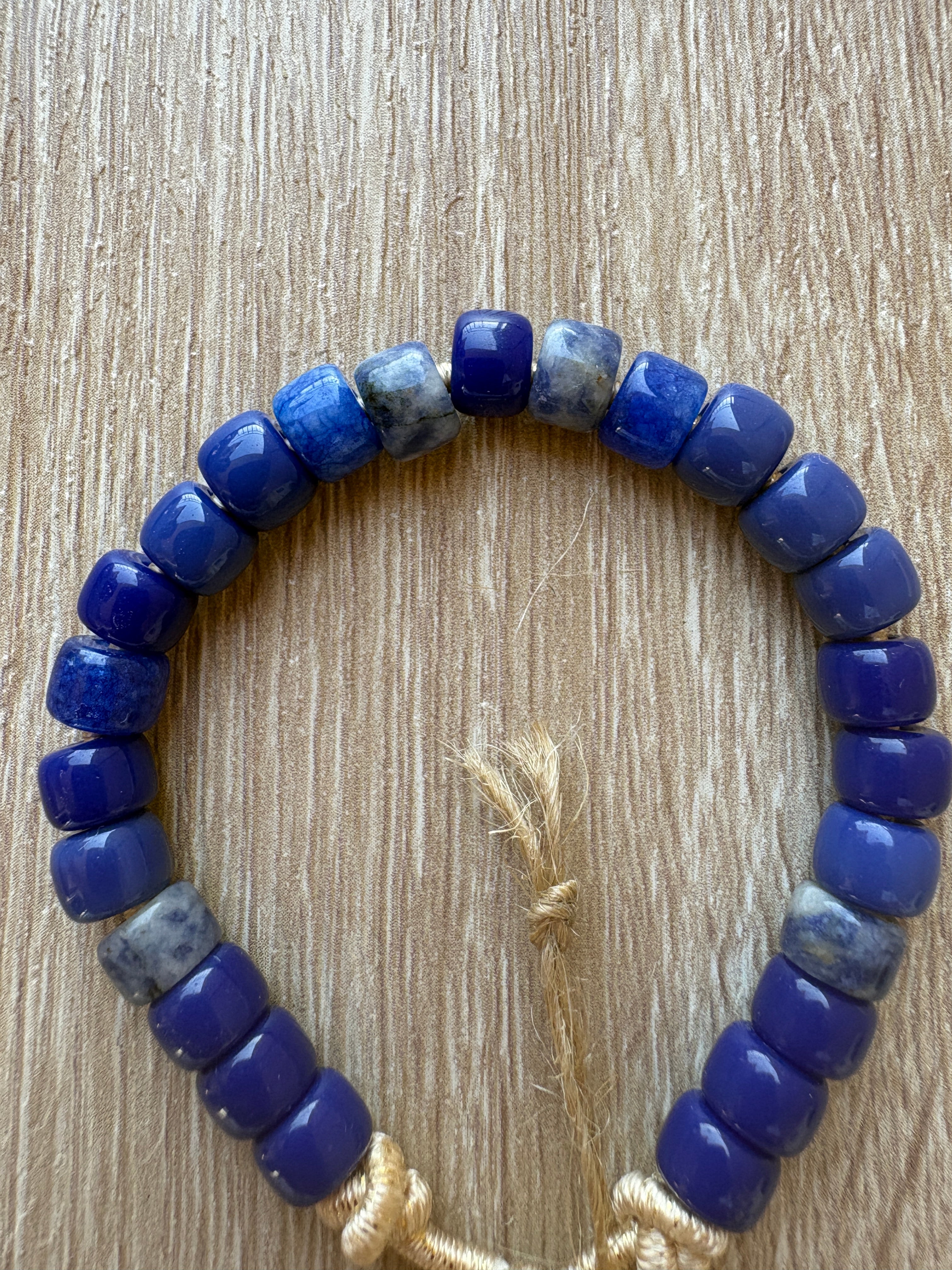 Bracciale con beads colorati