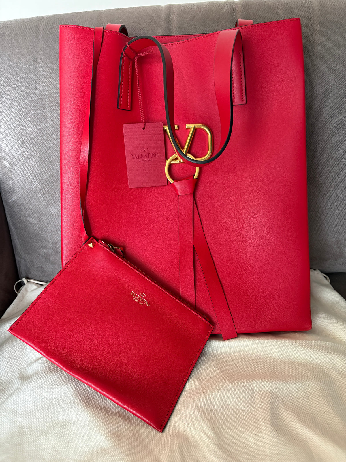 Valentino tote V ring
