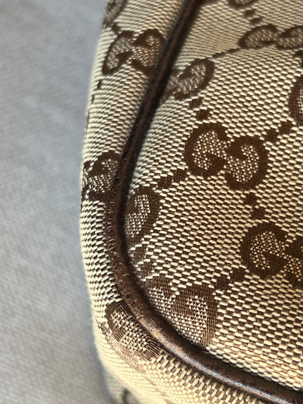 Gucci Messenger