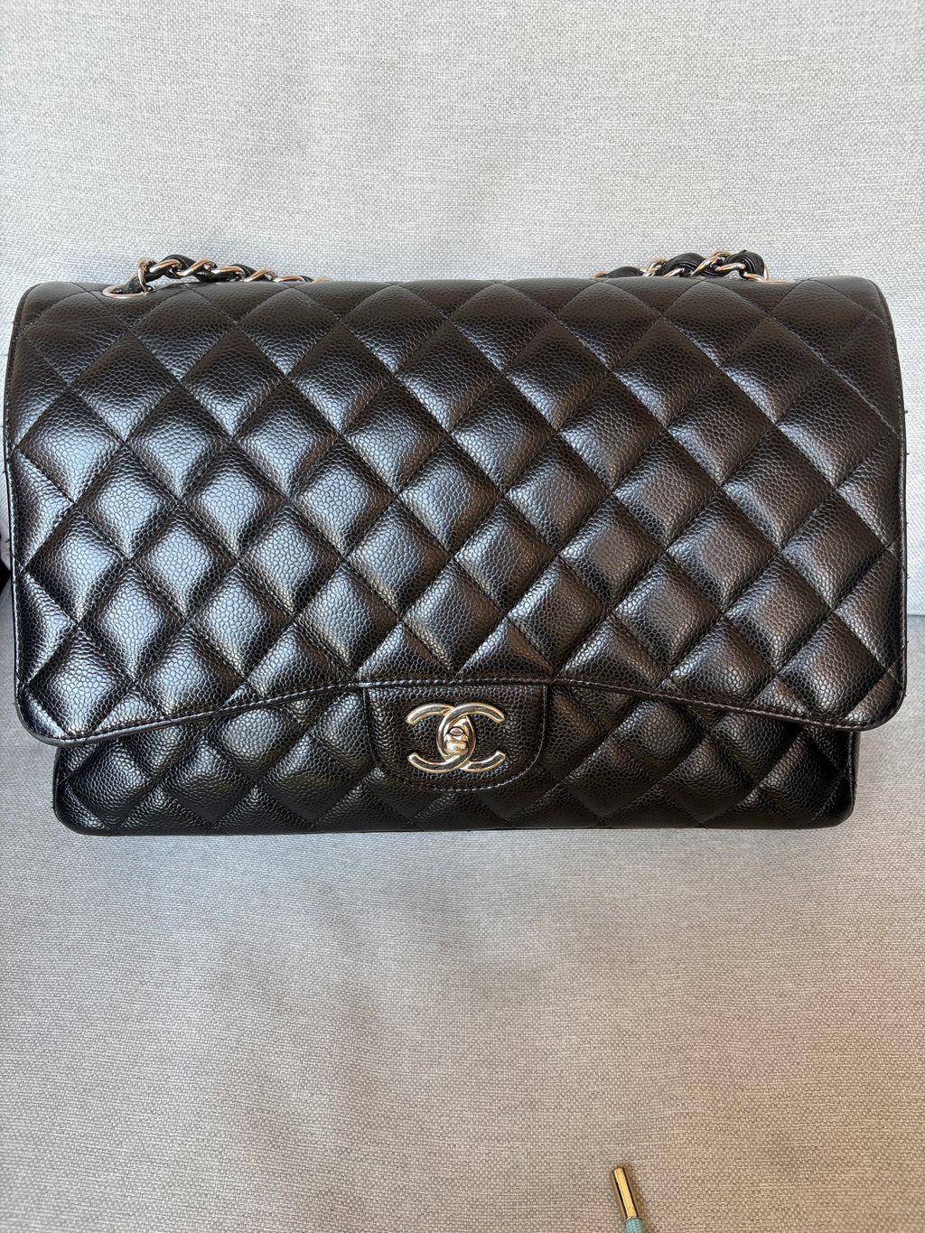 Chanel Classic flap maxi jumbo