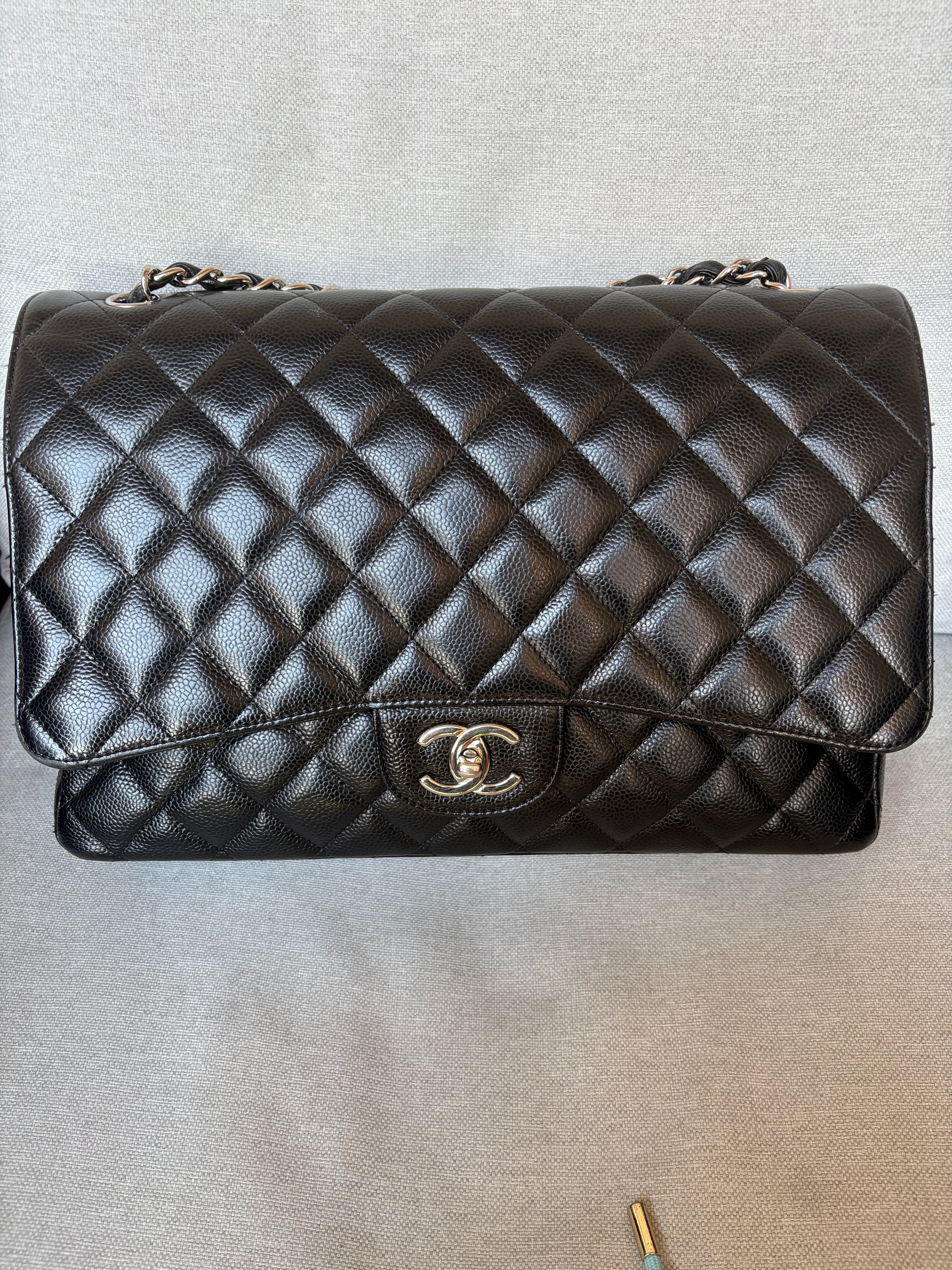 Chanel Classic flap maxi jumbo