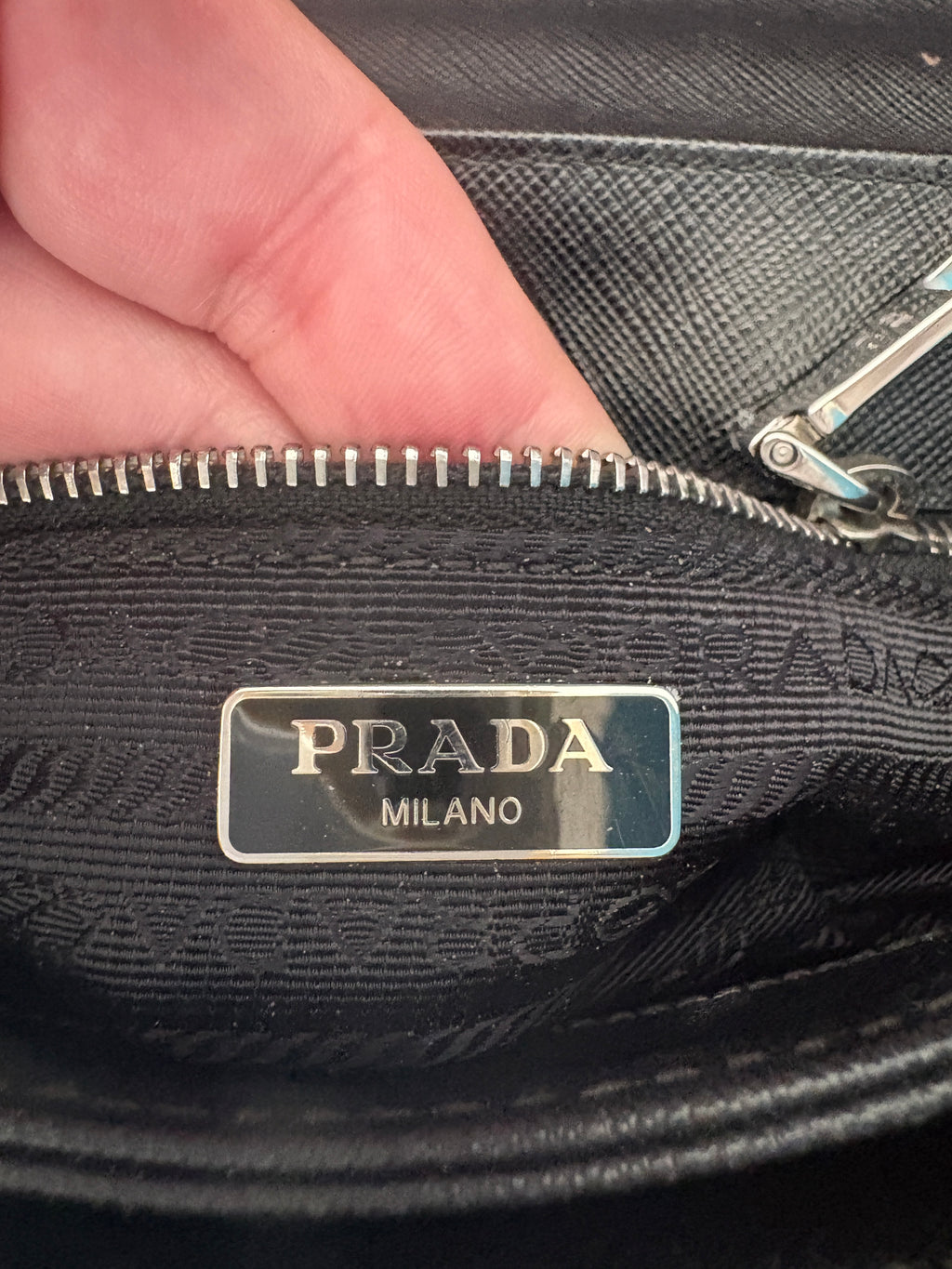 Prada tracolla