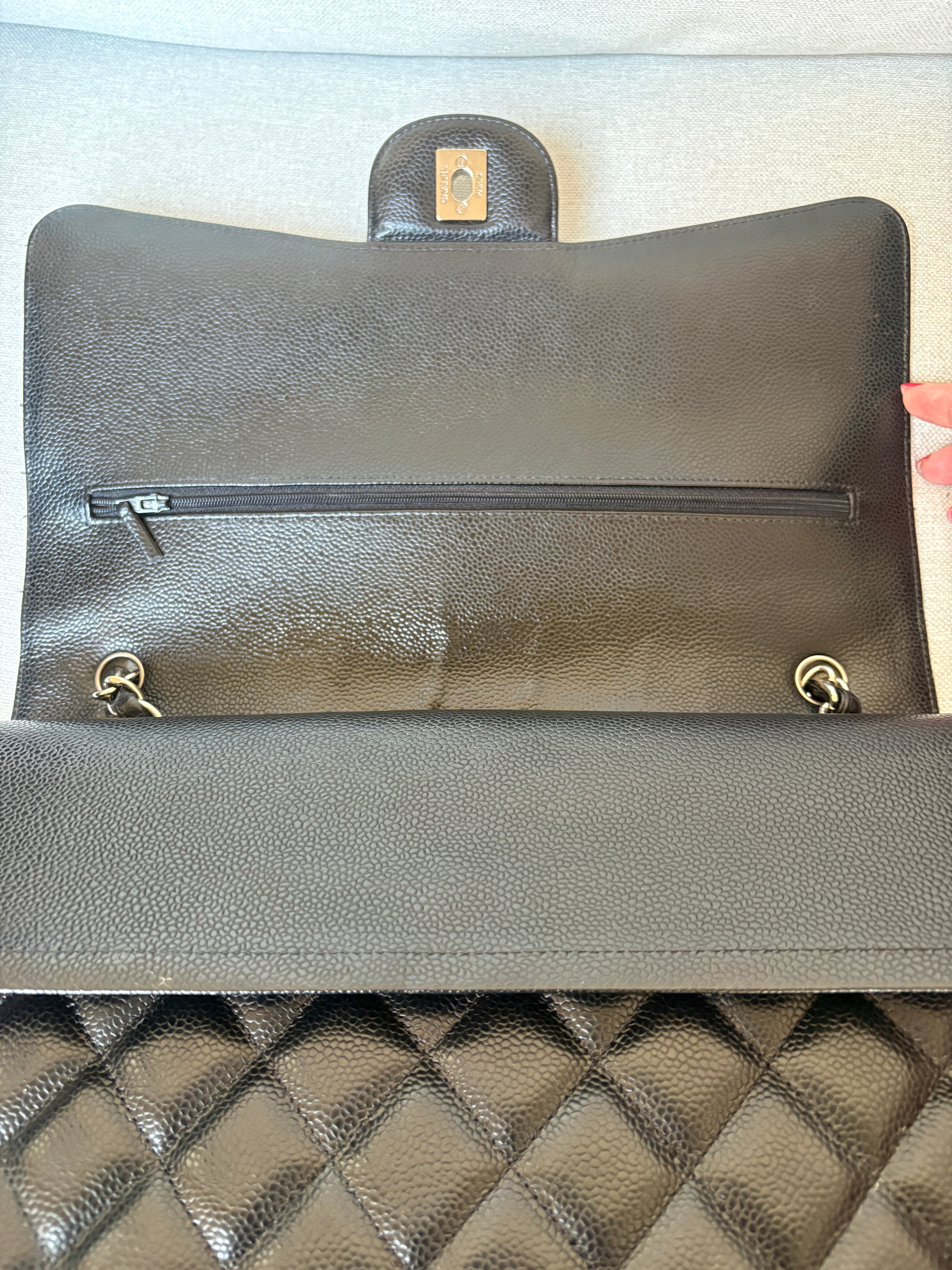 Chanel Classic flap maxi jumbo