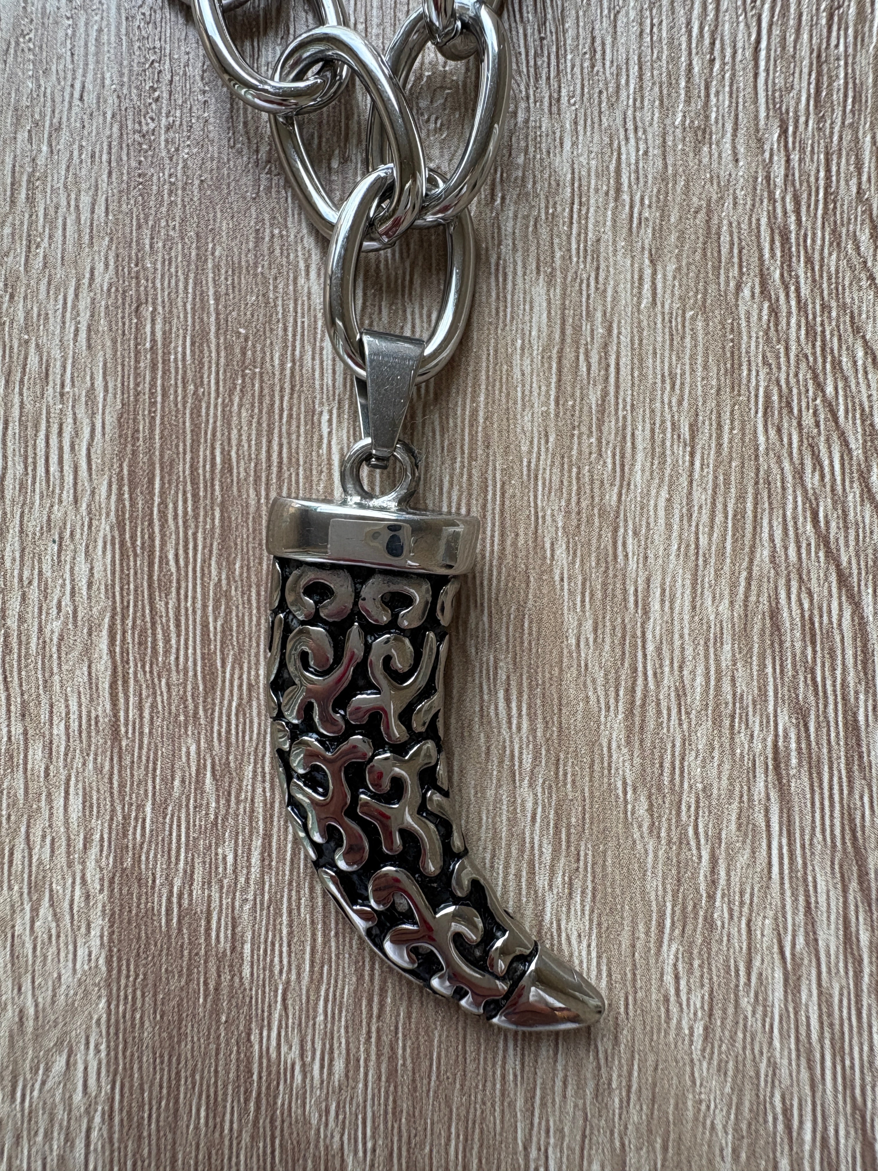 Collana corno acciaio lunga
