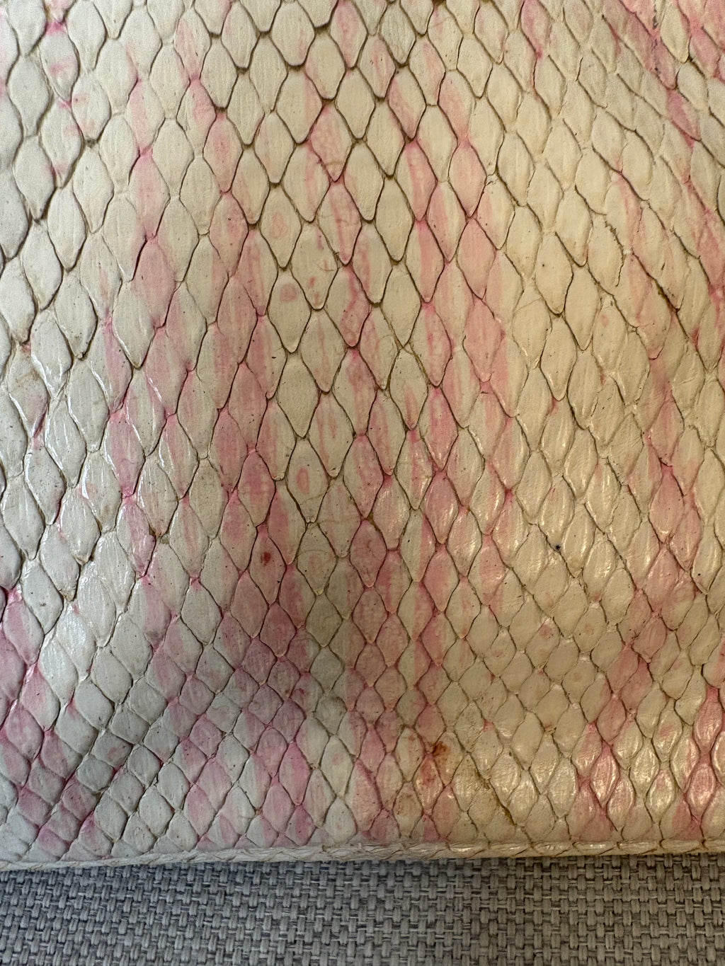 Fendi borsa a spalla in pitone sfumato