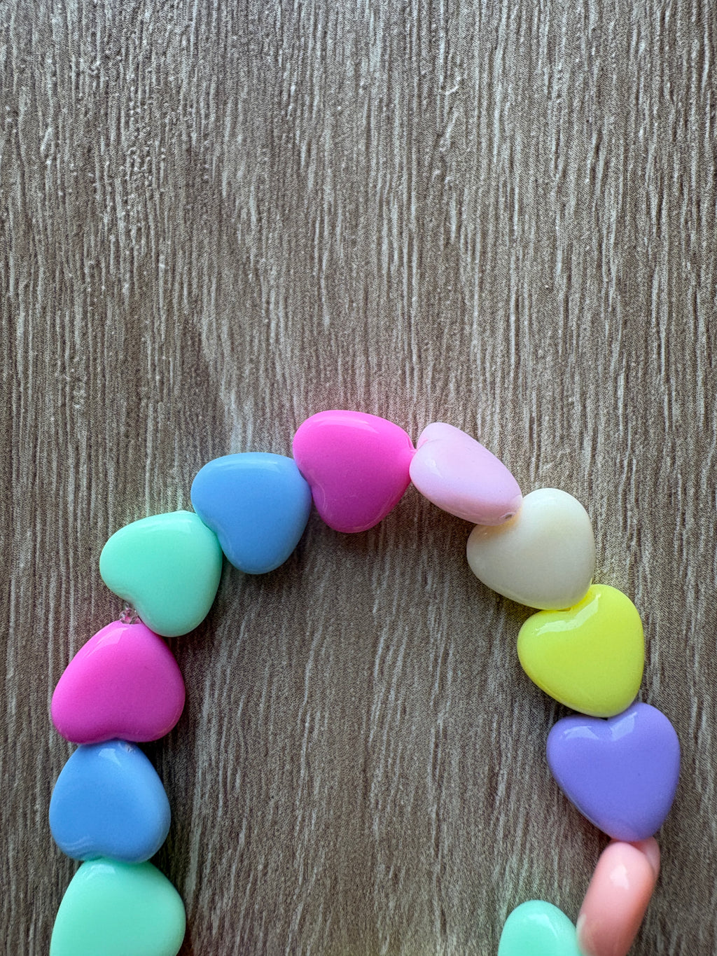 Bracciale cuori resina medio