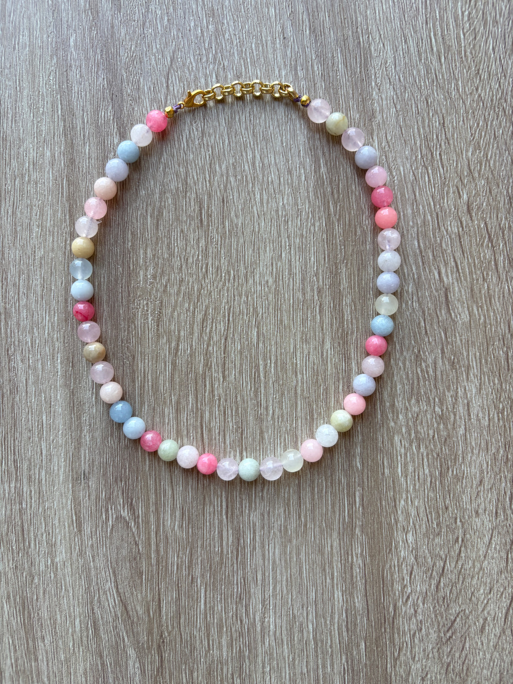 Collana pietre dure sfere in colori pastello