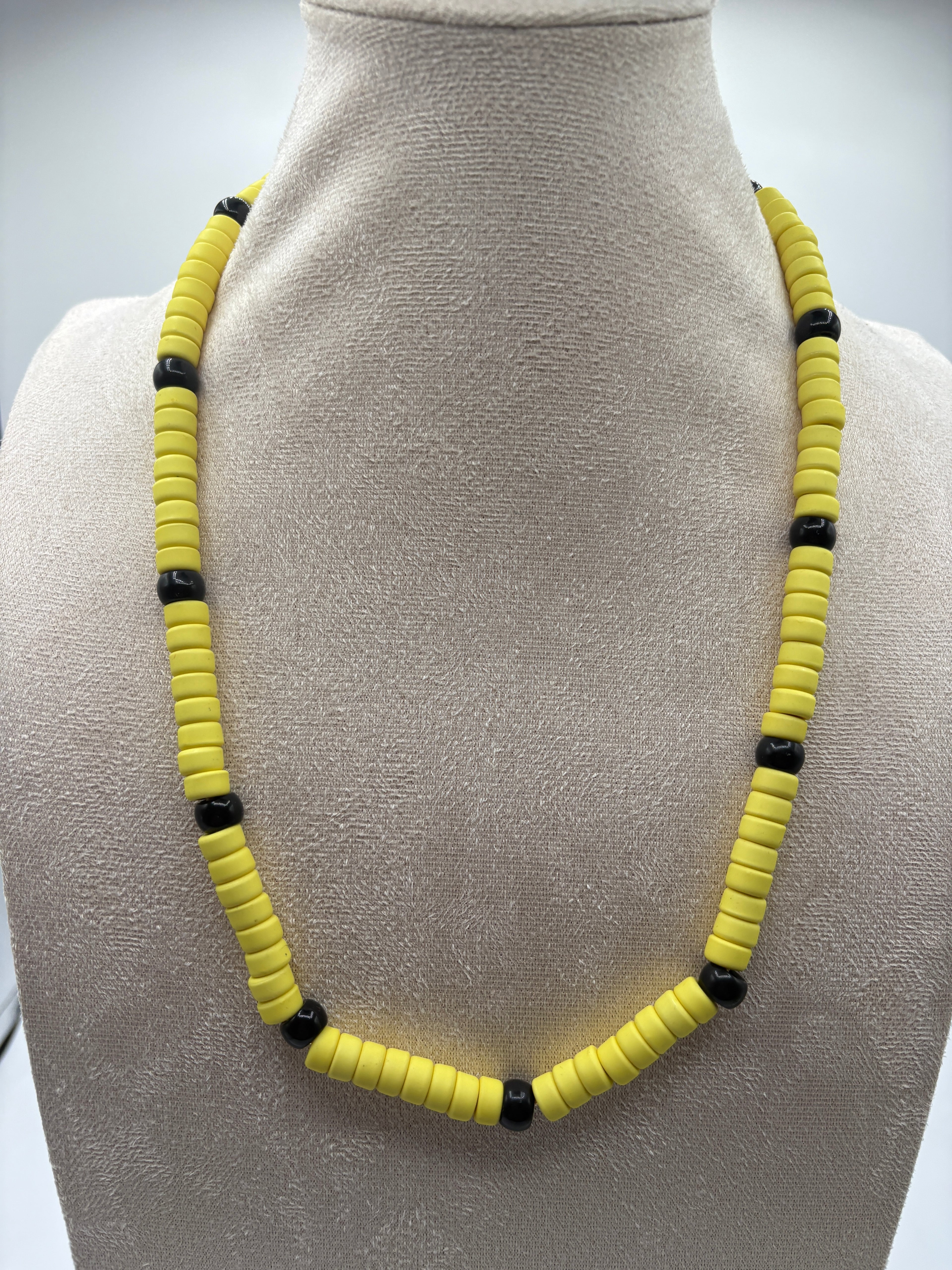 Collana con beads colorati