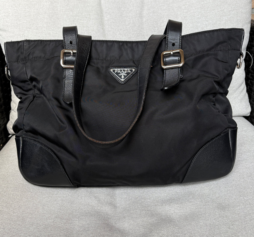 Prada shopping nera
