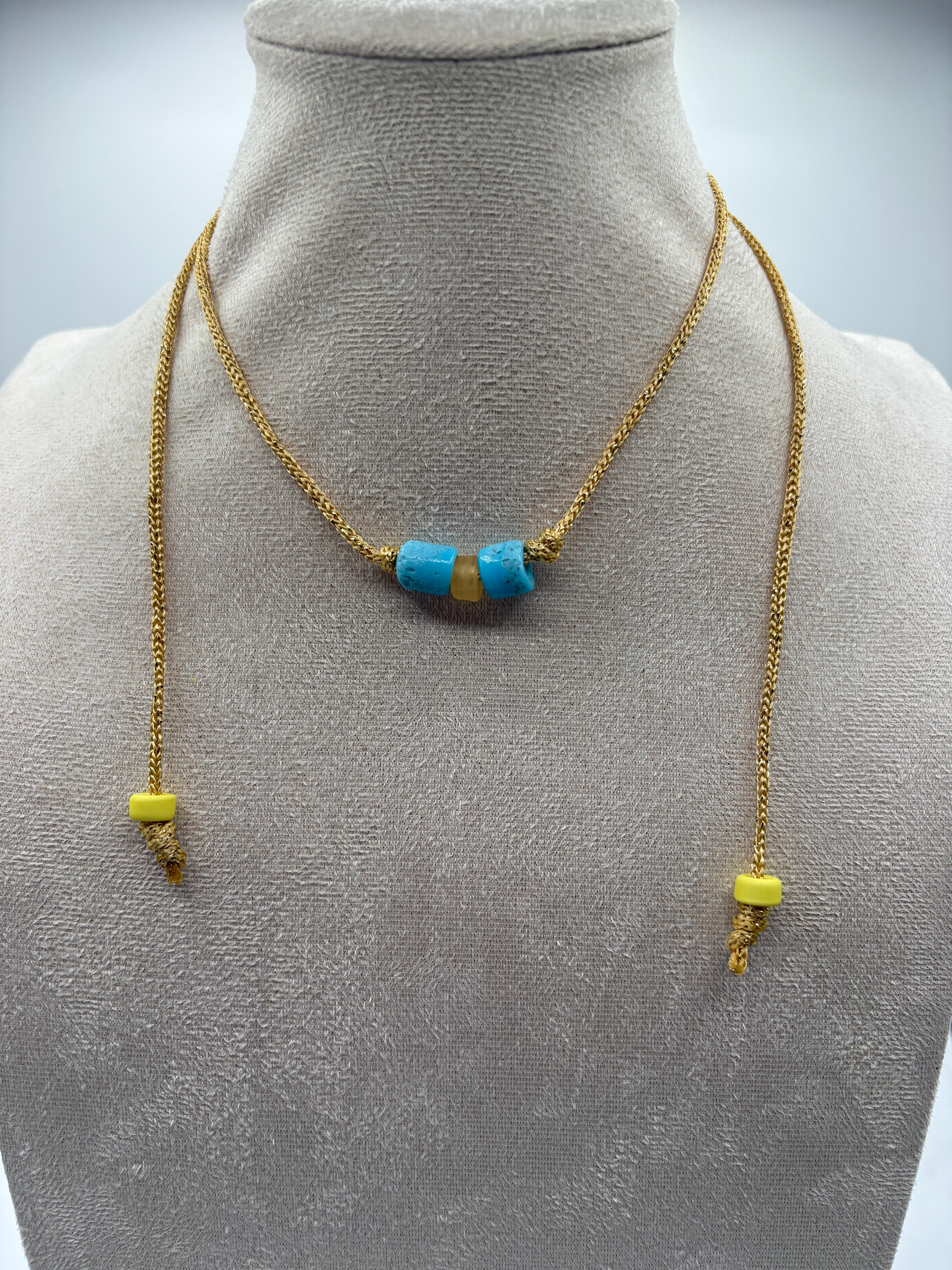 Collana con beads colorati